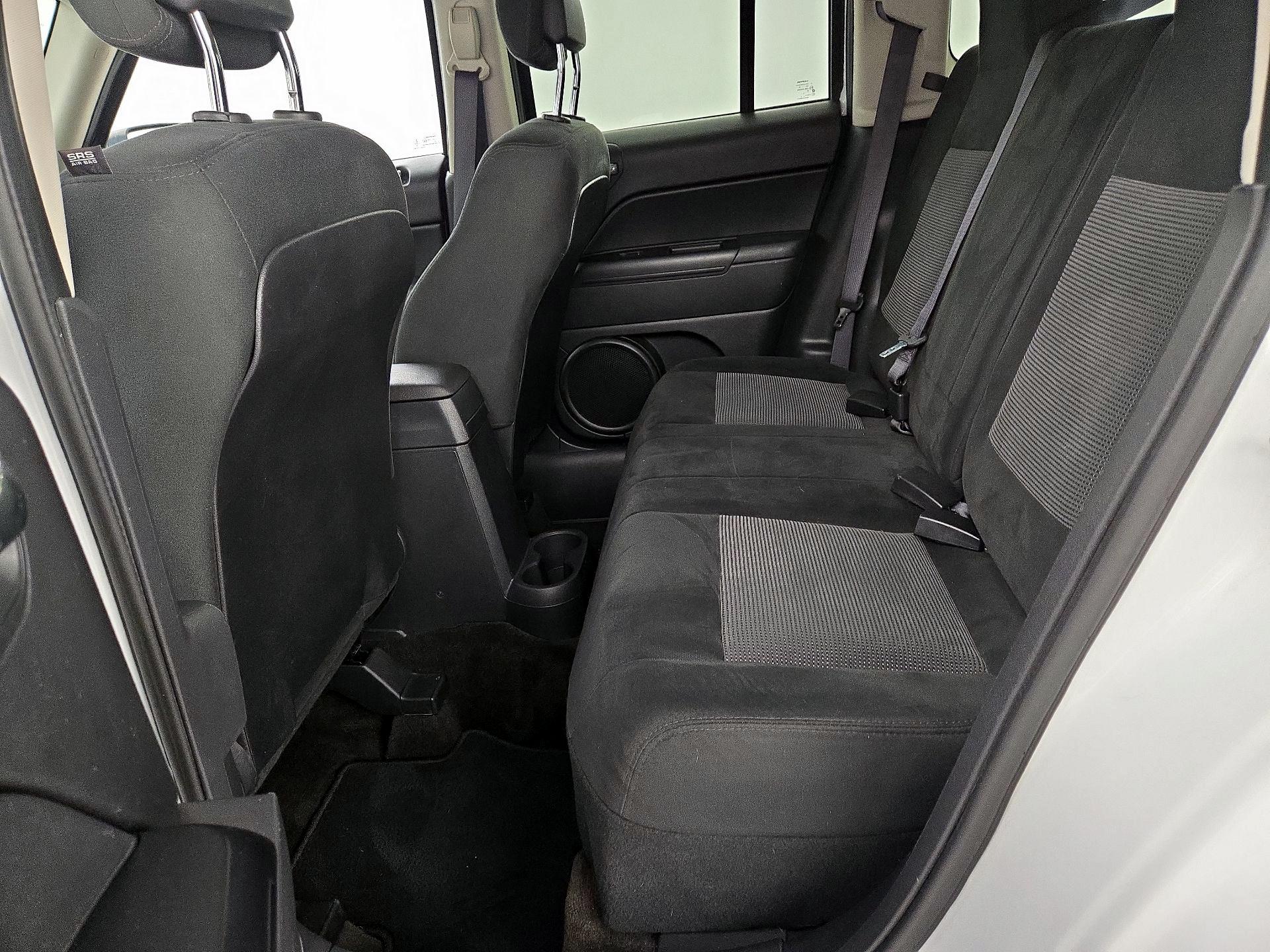 Thumbnail: 2016 Jeep Patriot - 16