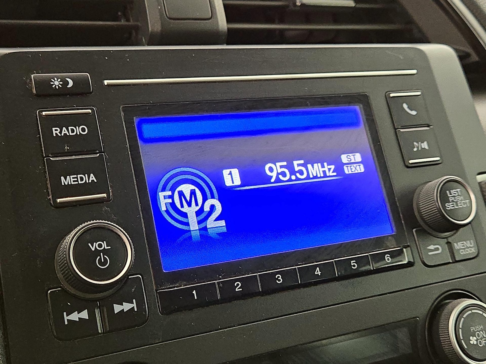 2019 Honda Civic LX - Photo 16