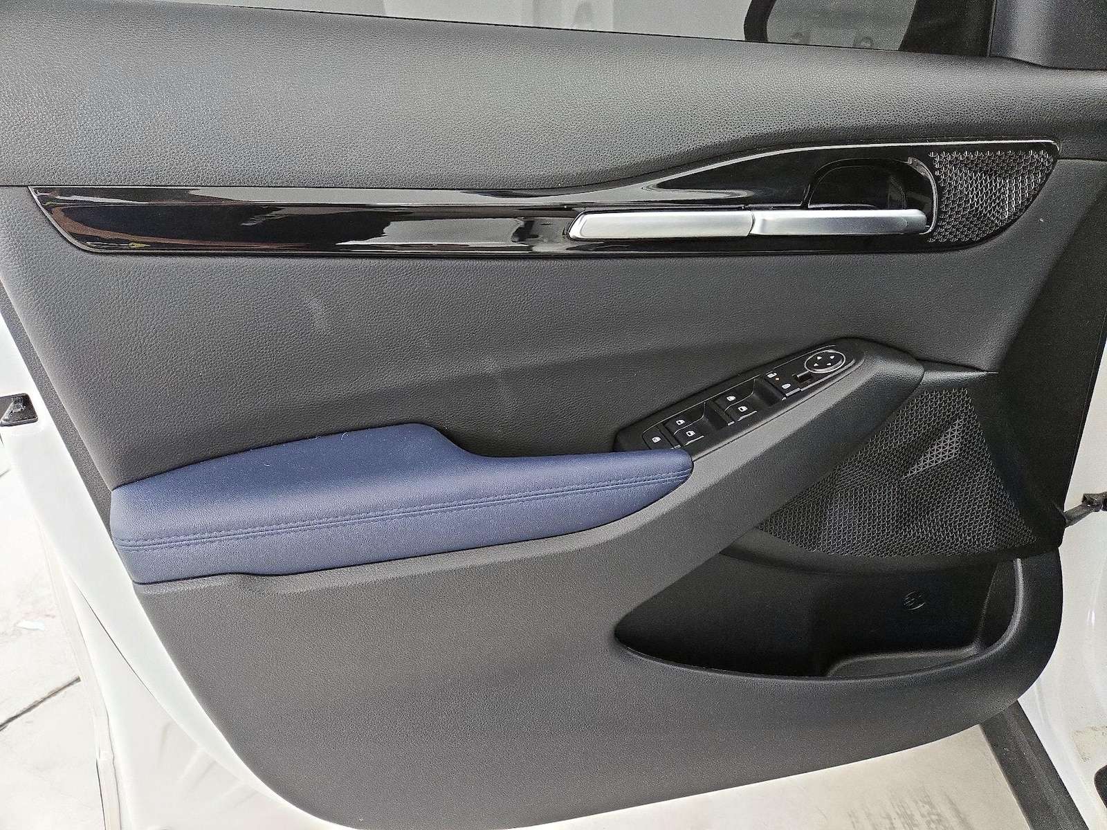 2024 Kia Seltos S - Photo 13