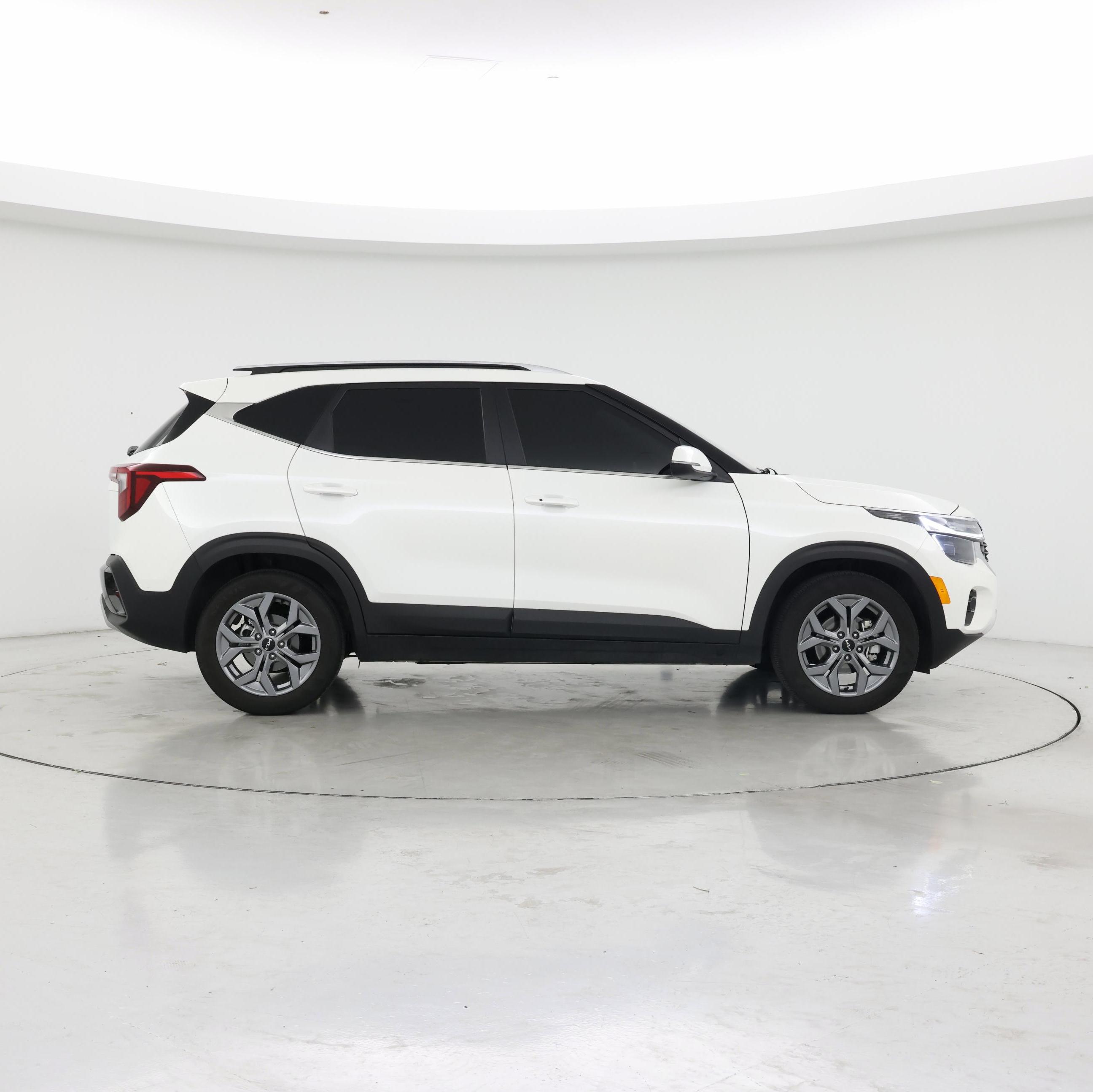 Thumbnail: 2024 Kia Seltos - 7