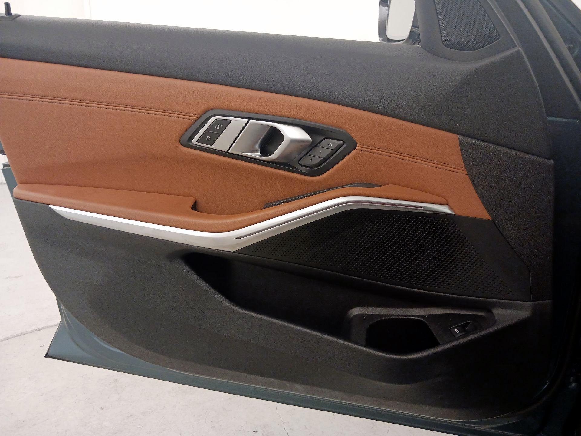 Thumbnail: 2021 BMW 3 Series - 12