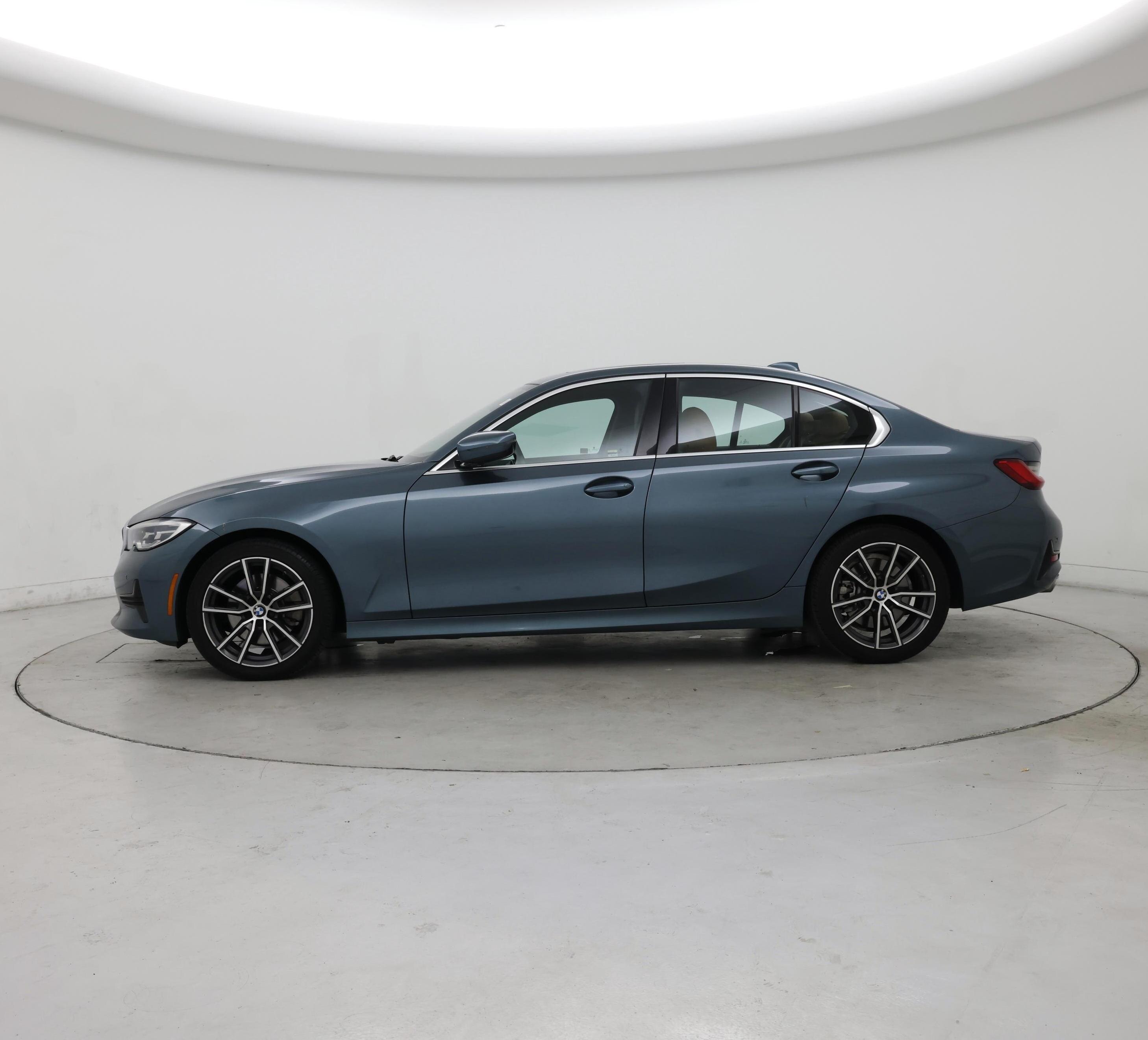 Thumbnail: 2021 BMW 3 Series - 3
