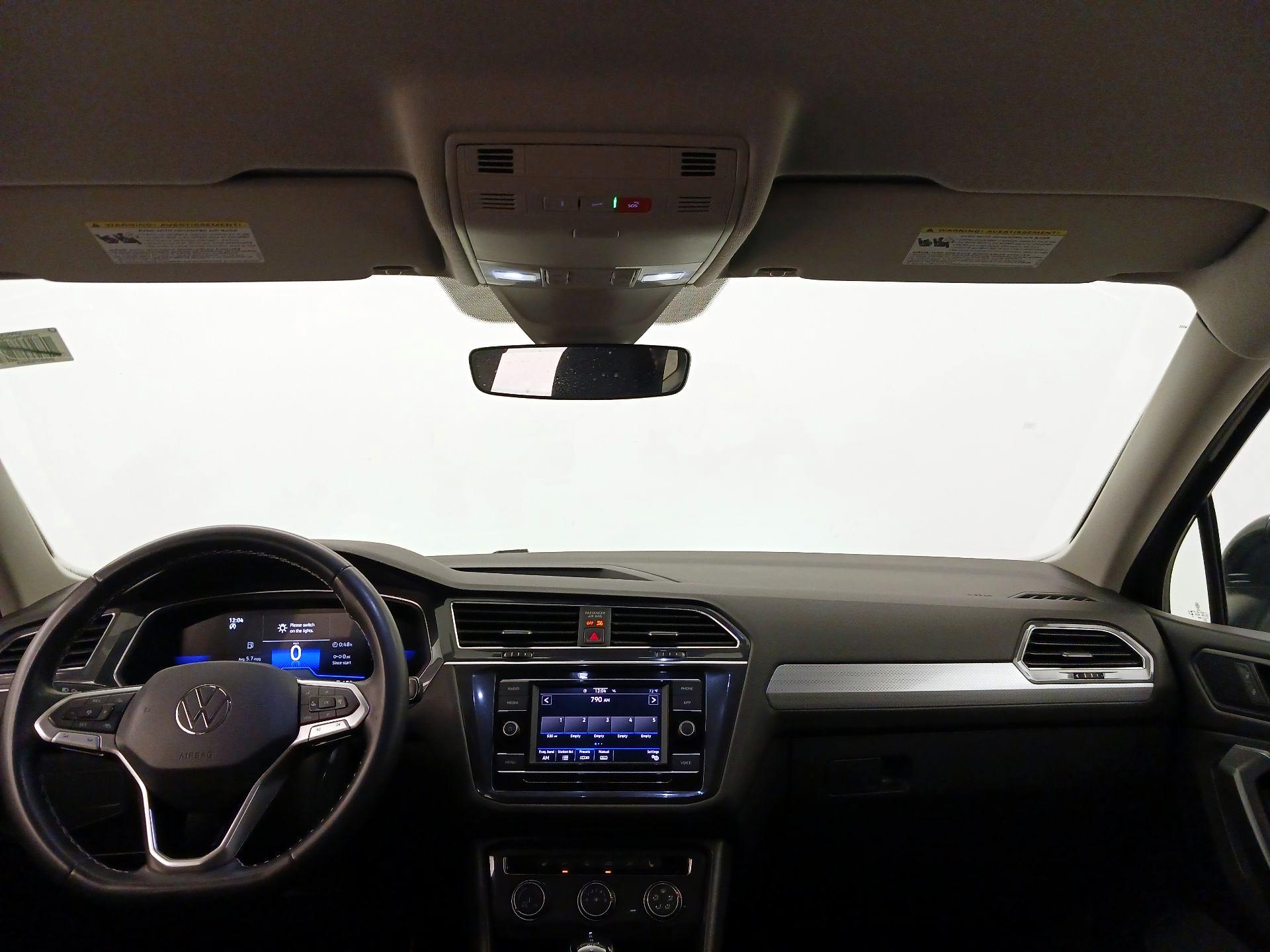 Thumbnail: 2023 Volkswagen Tiguan - 9