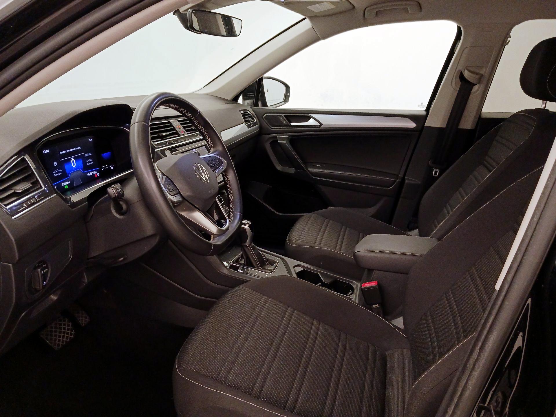Thumbnail: 2023 Volkswagen Tiguan - 11