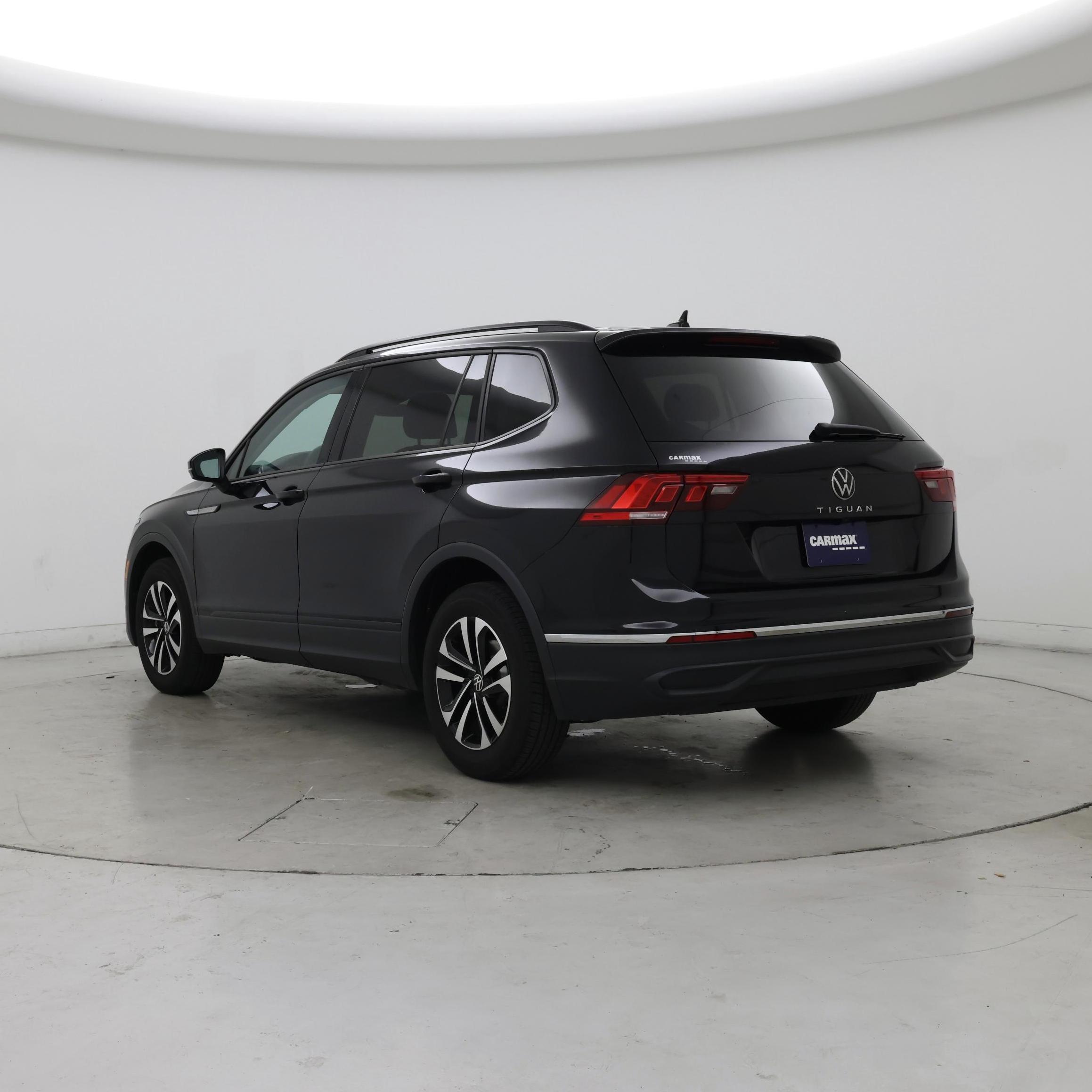 Thumbnail: 2023 Volkswagen Tiguan - 2
