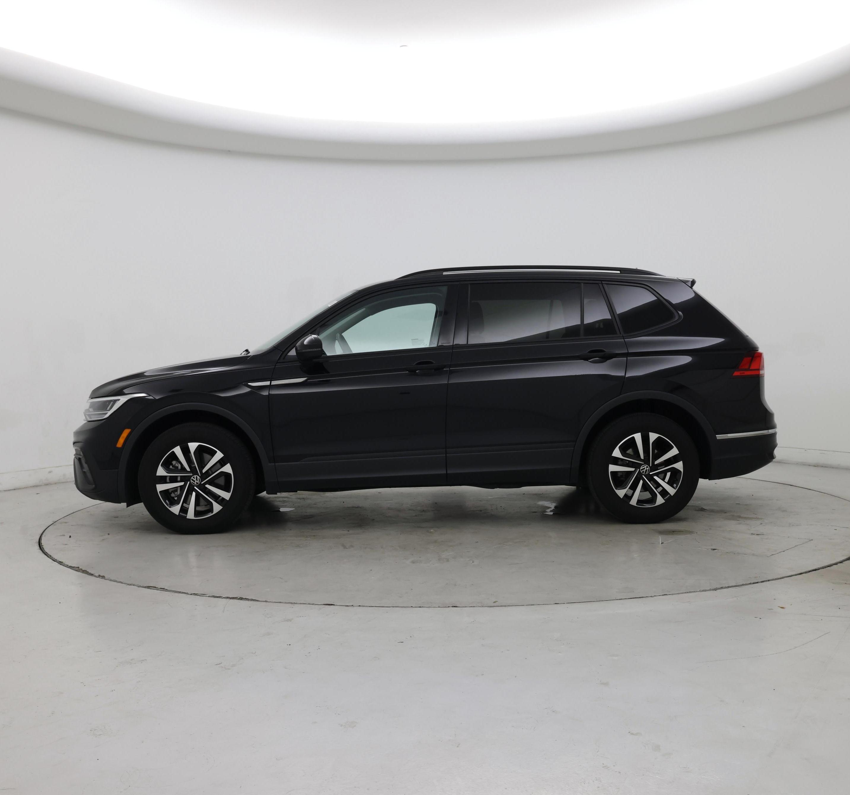 Thumbnail: 2023 Volkswagen Tiguan - 3