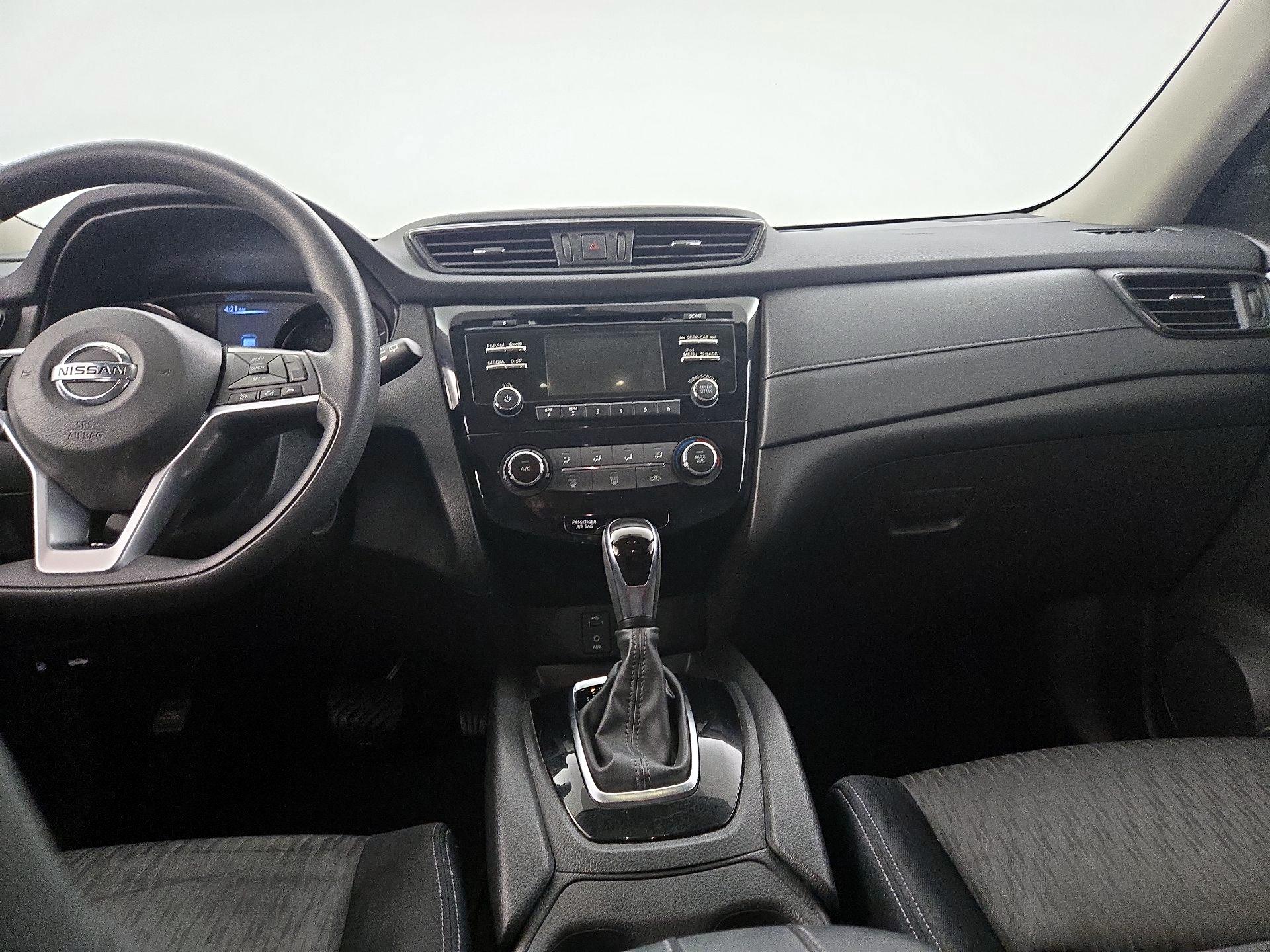 Thumbnail: 2017 Nissan Rogue - 9