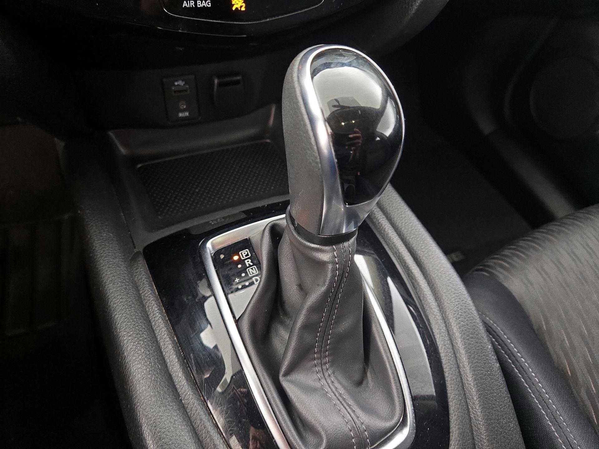 Thumbnail: 2017 Nissan Rogue - 17