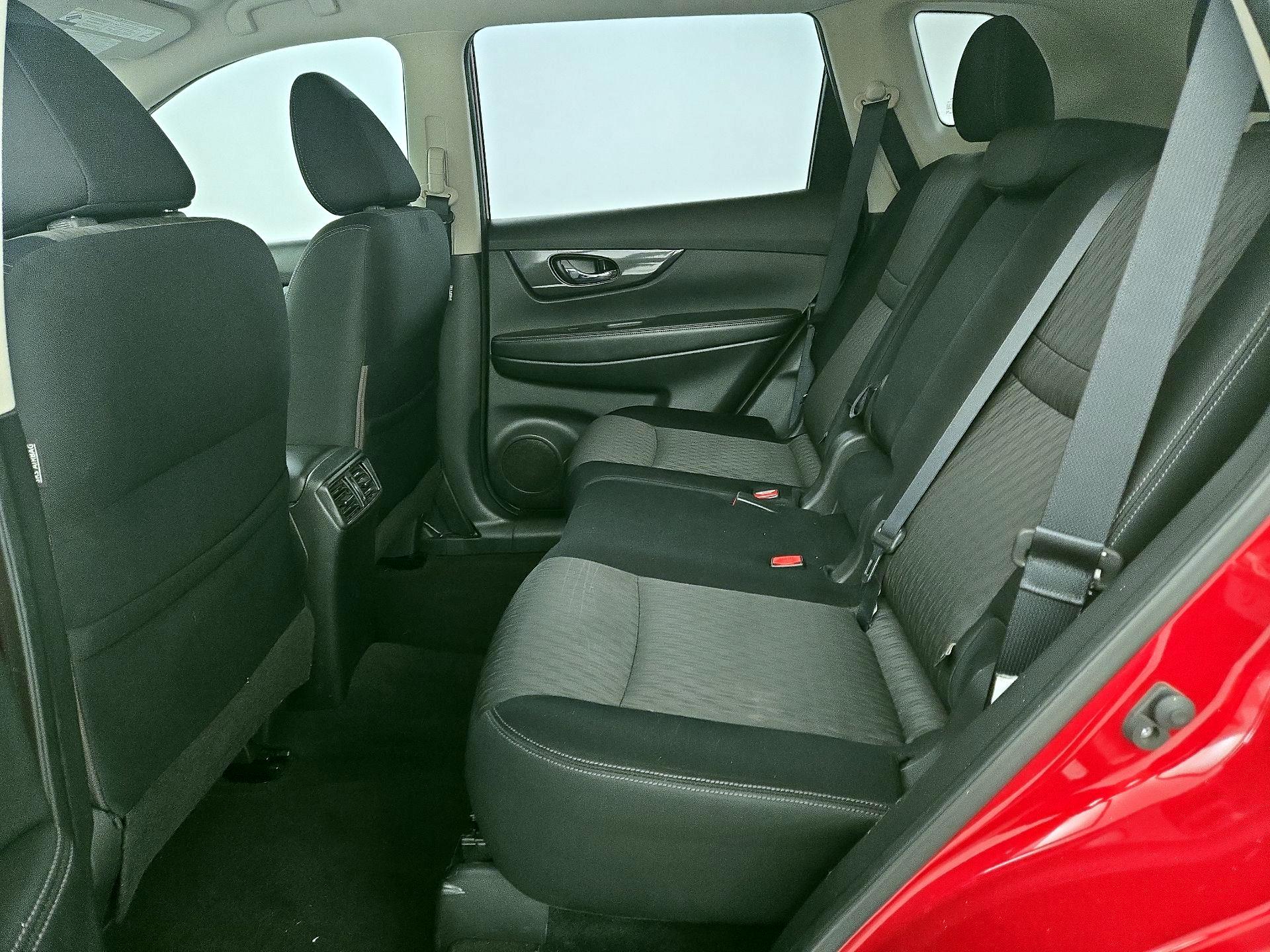Thumbnail: 2017 Nissan Rogue - 19