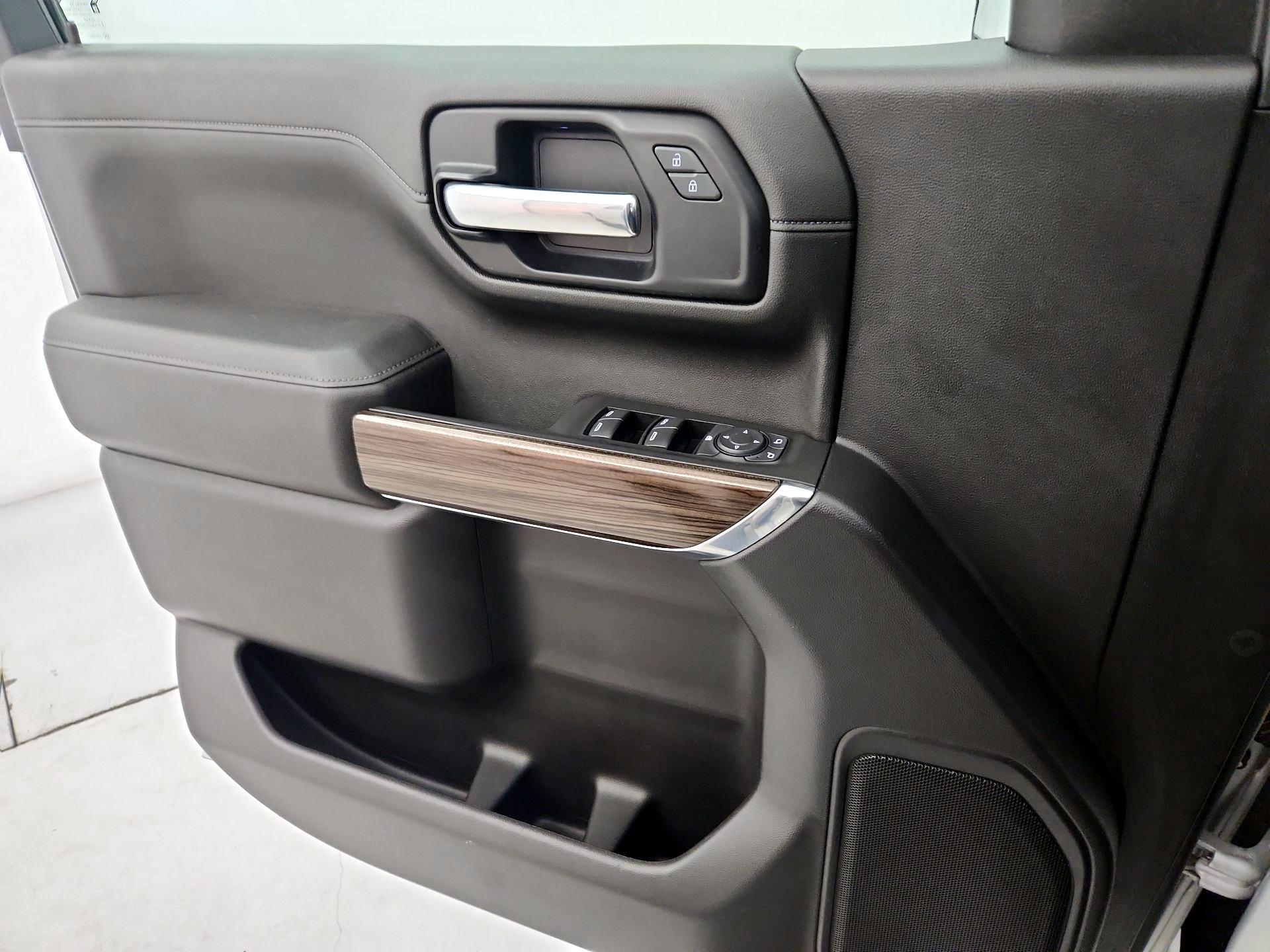 Thumbnail: 2020 Chevrolet Silverado 1500 - 12