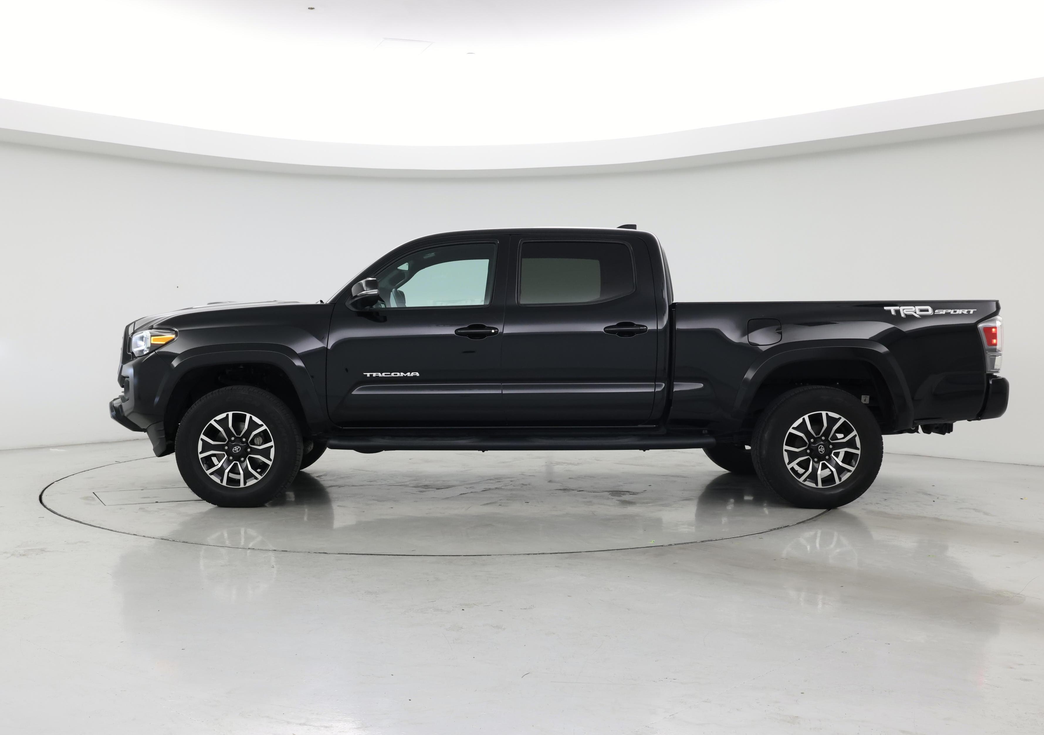 Thumbnail: 2022 Toyota Tacoma - 3