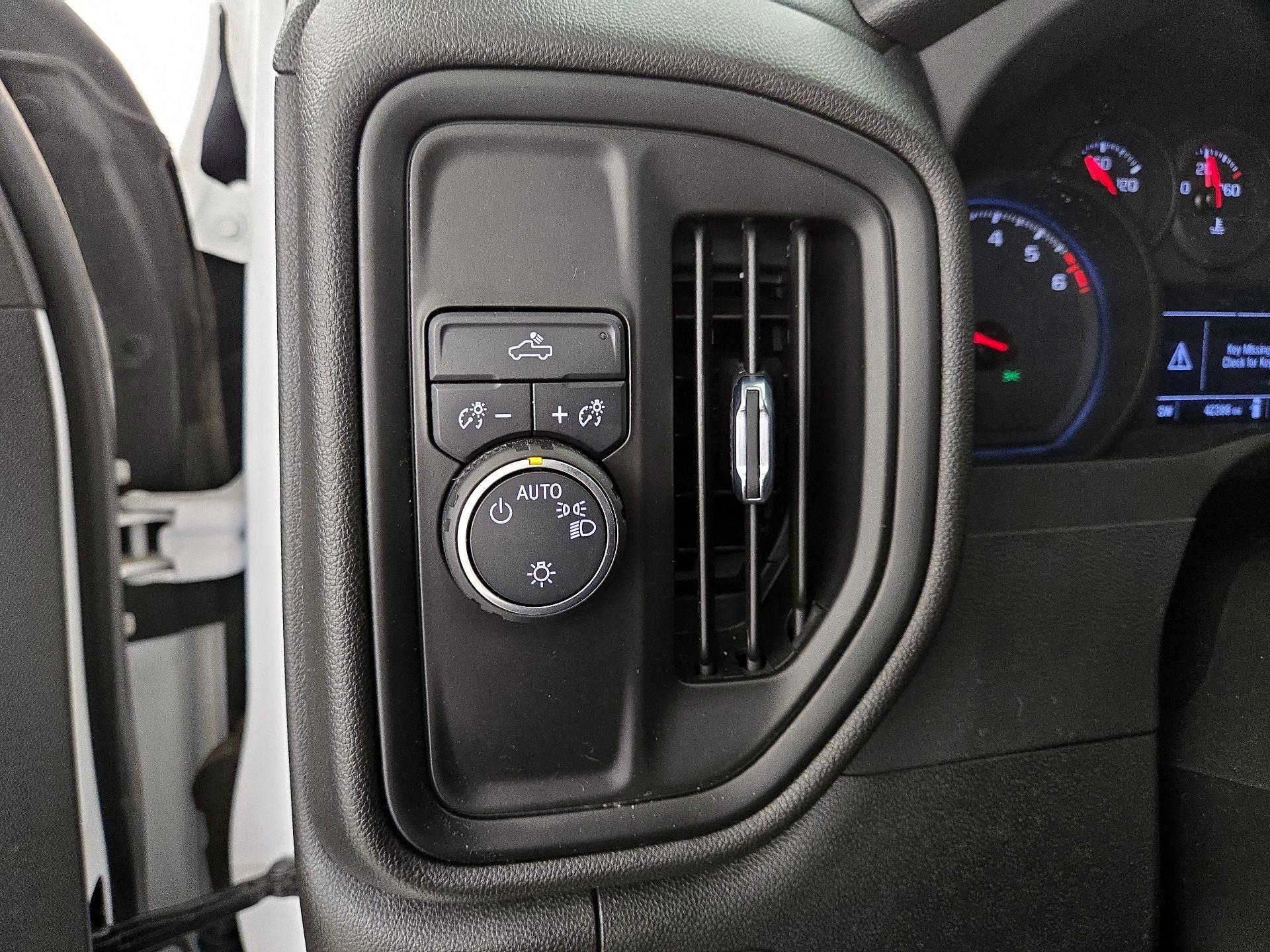 Thumbnail: 2022 Chevrolet Silverado 1500 - 13