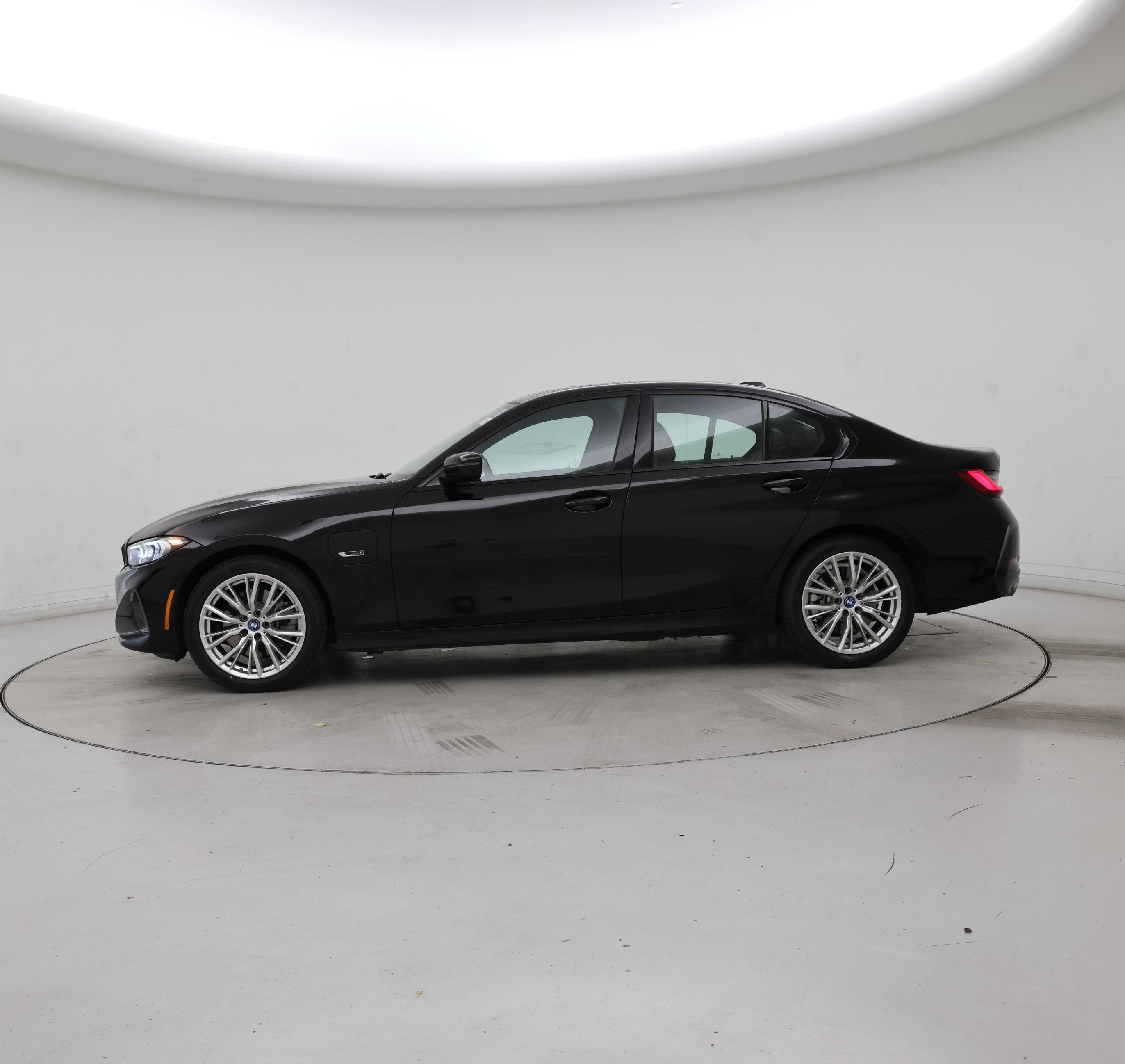Thumbnail: 2023 BMW 3 Series - 3