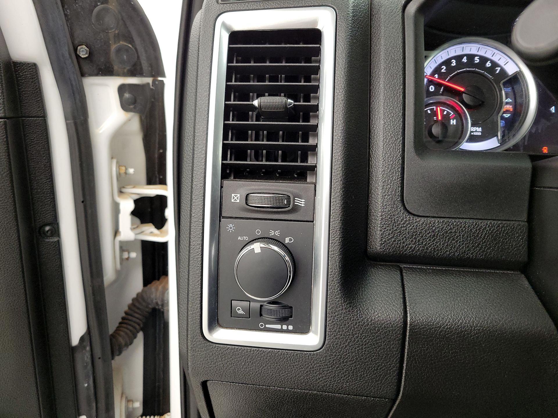 Thumbnail: 2023 RAM 1500 Classic - 13