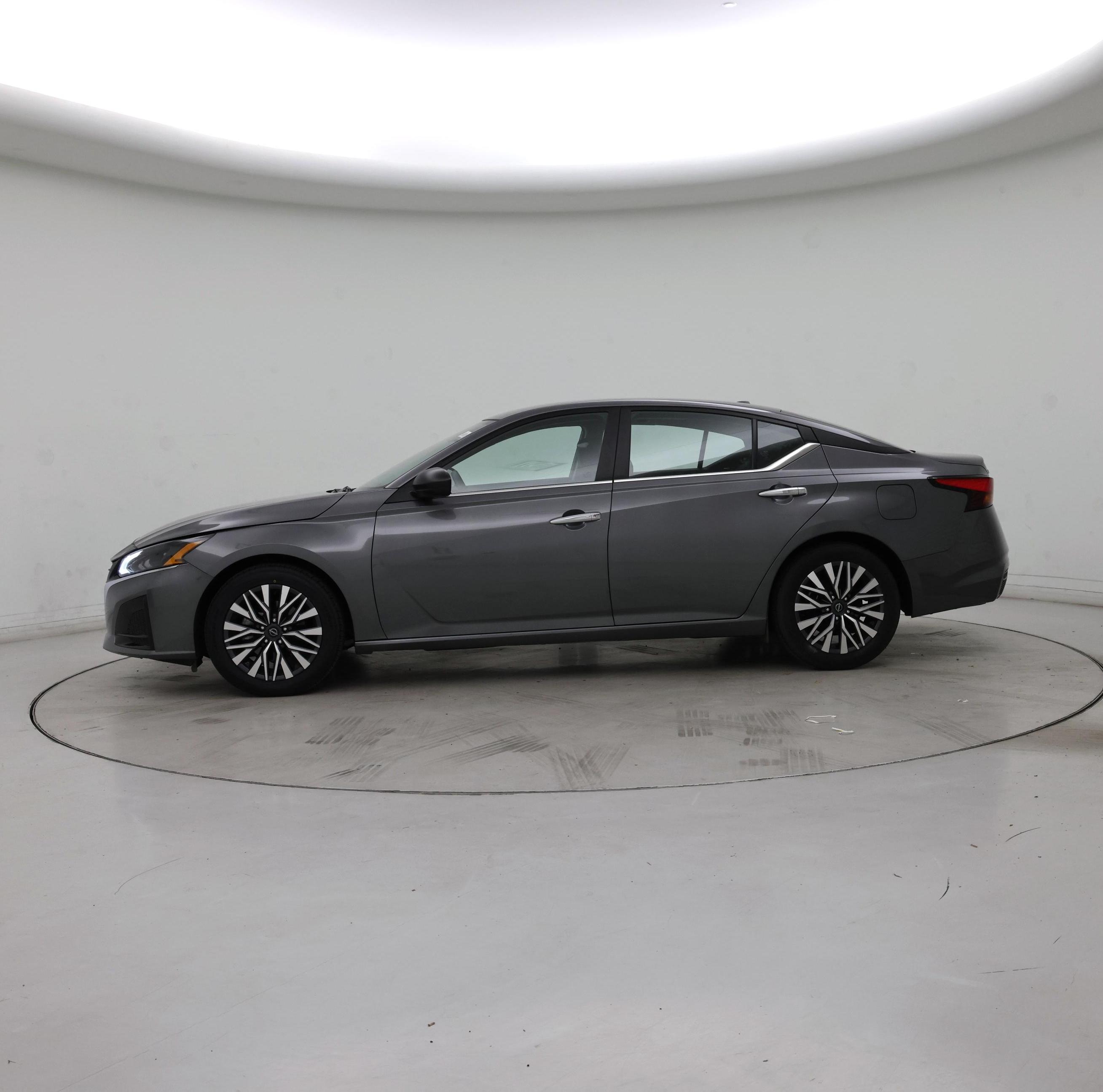 Thumbnail: 2025 Nissan Altima - 3