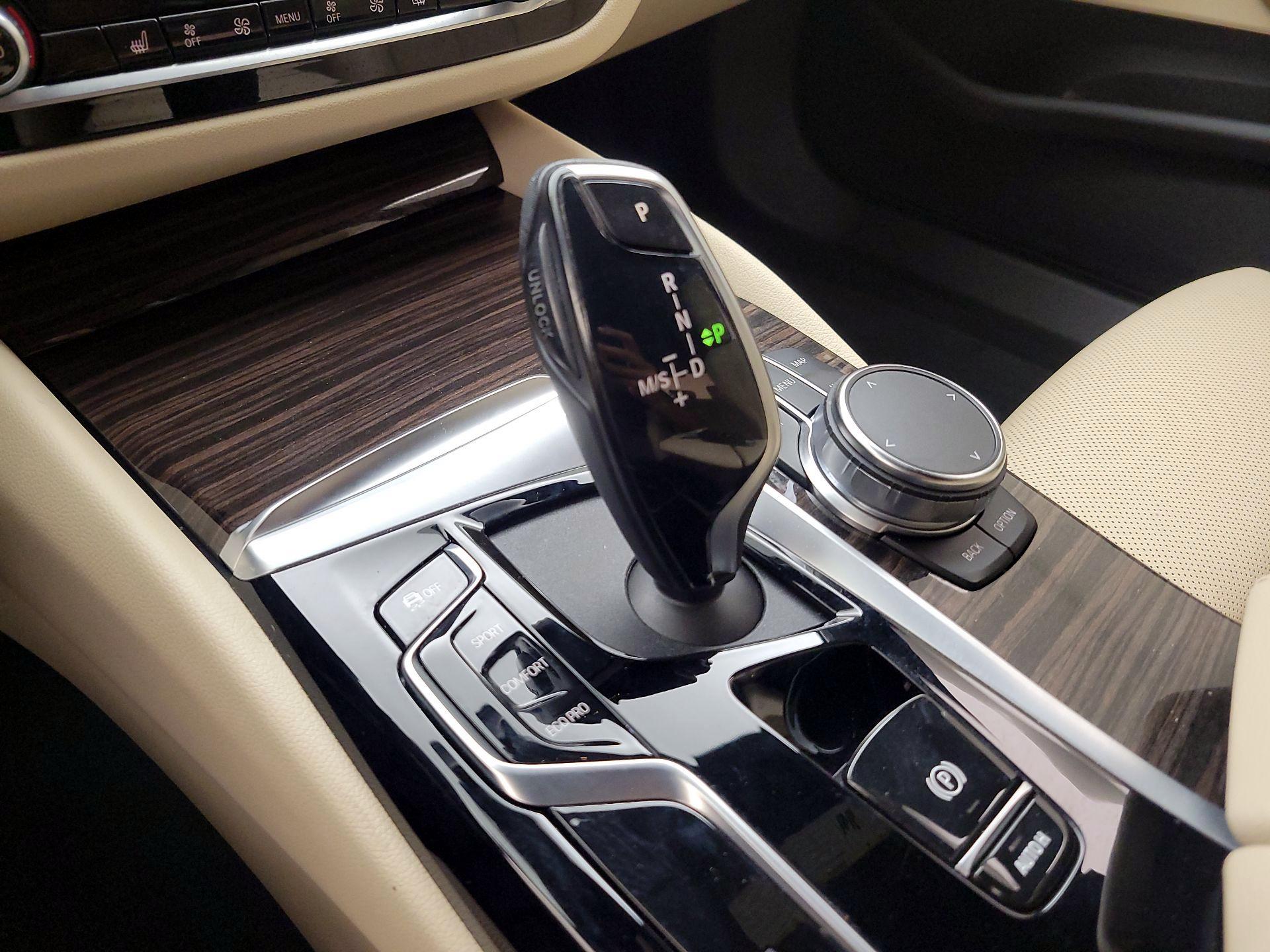 Thumbnail: 2023 BMW 5 Series - 15