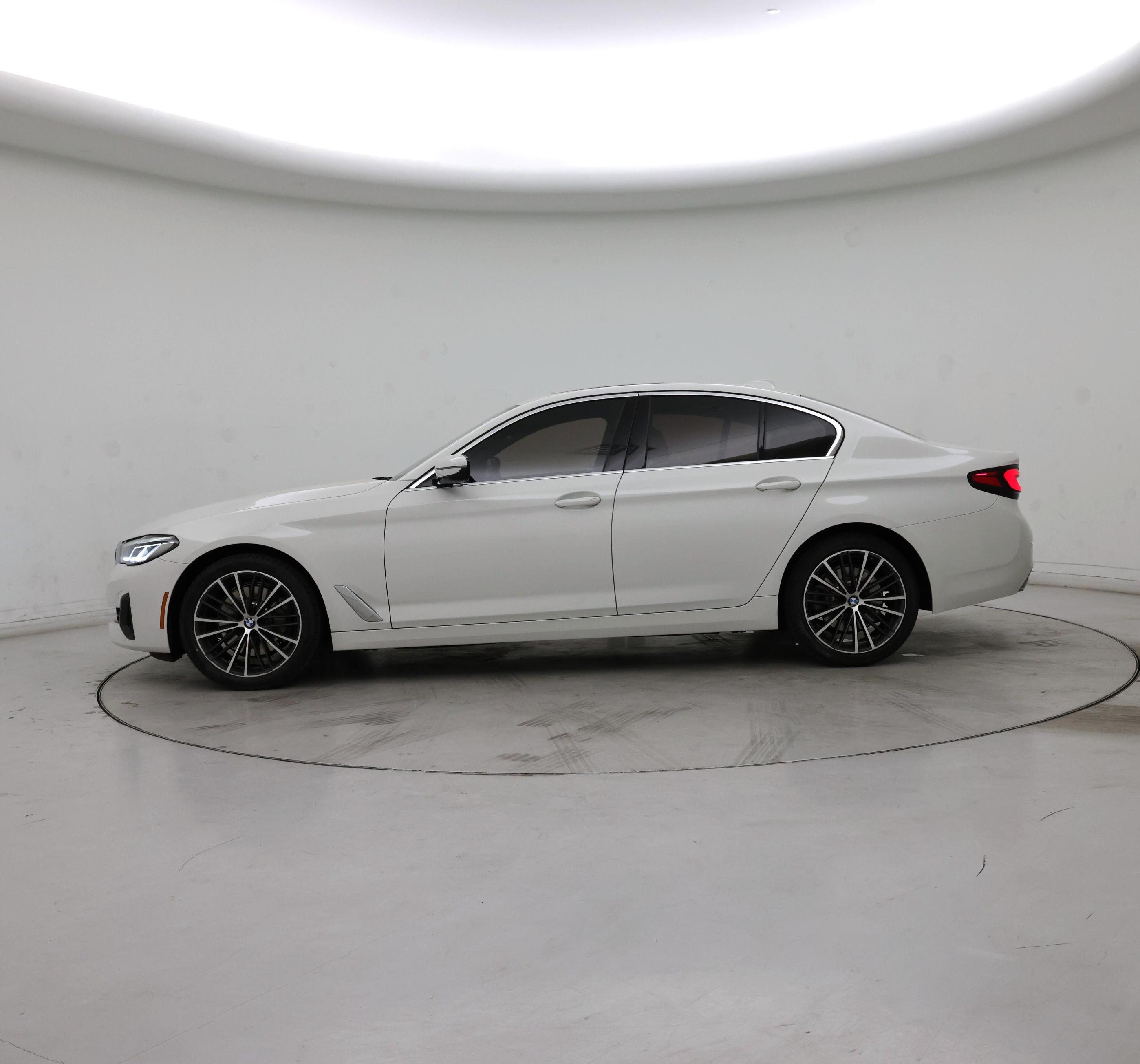 Thumbnail: 2023 BMW 5 Series - 3
