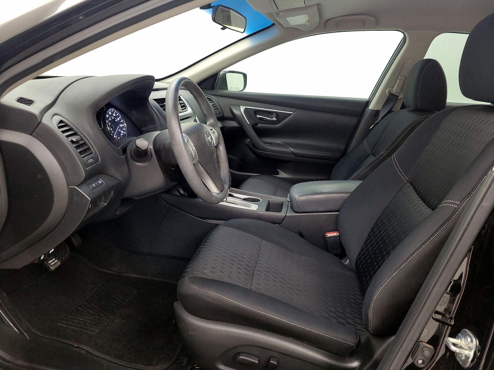 2025 Nissan Altima SV - Photo 12