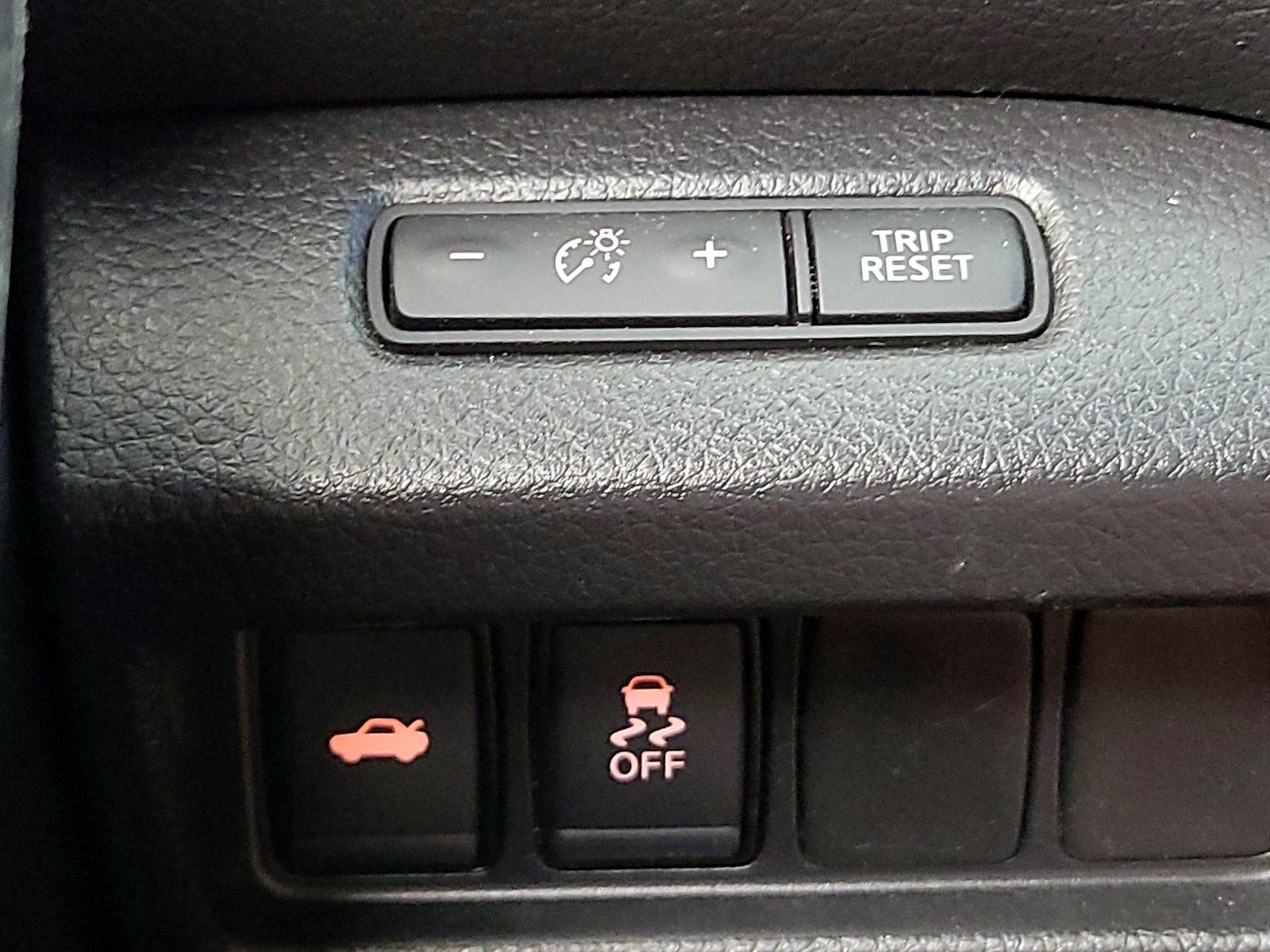 2025 Nissan Altima SV - Photo 14