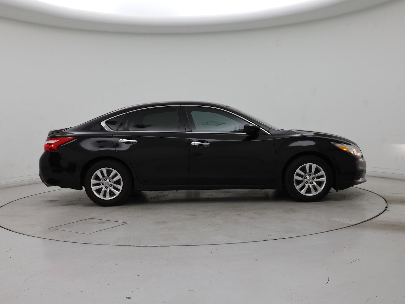 2025 Nissan Altima SV - Photo 8