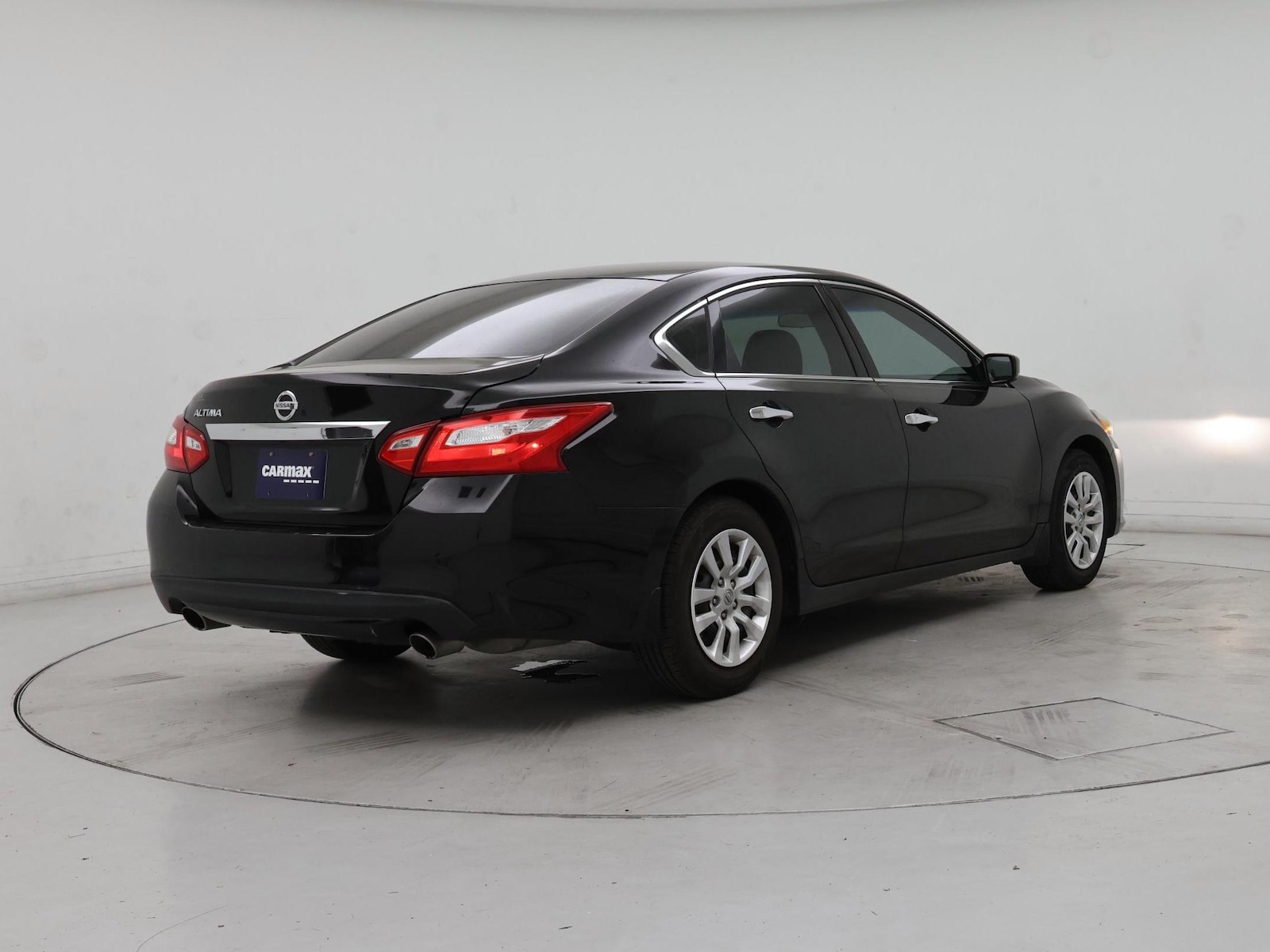 2025 Nissan Altima SV - Photo 9
