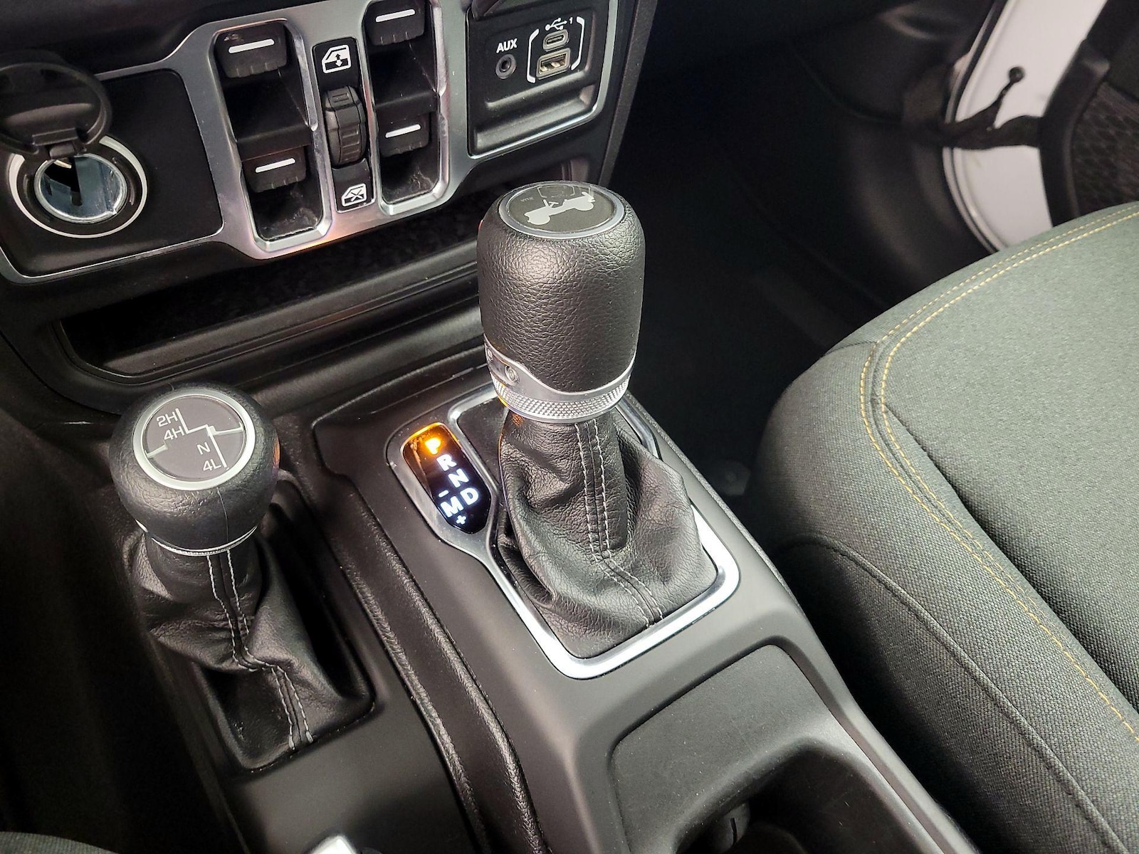 2025 Jeep Wrangler 4-Door Sahara - Photo 18