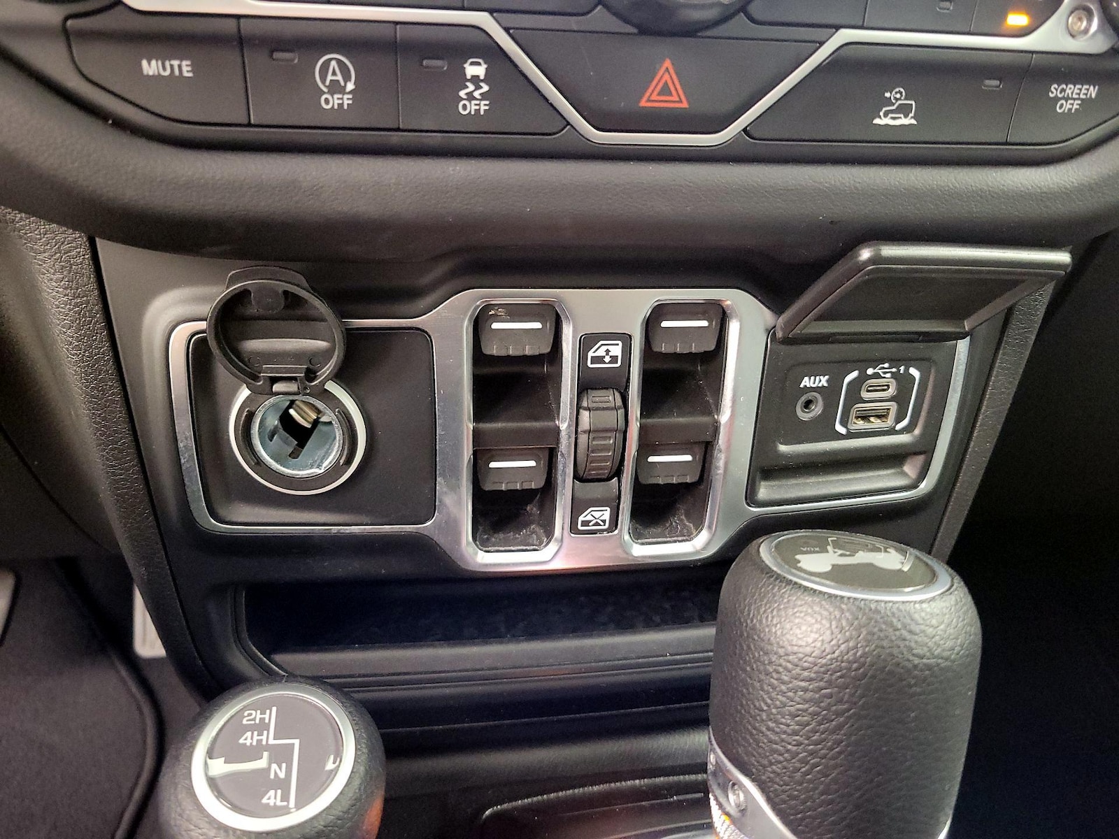 2025 Jeep Wrangler 4-Door Sahara - Photo 19