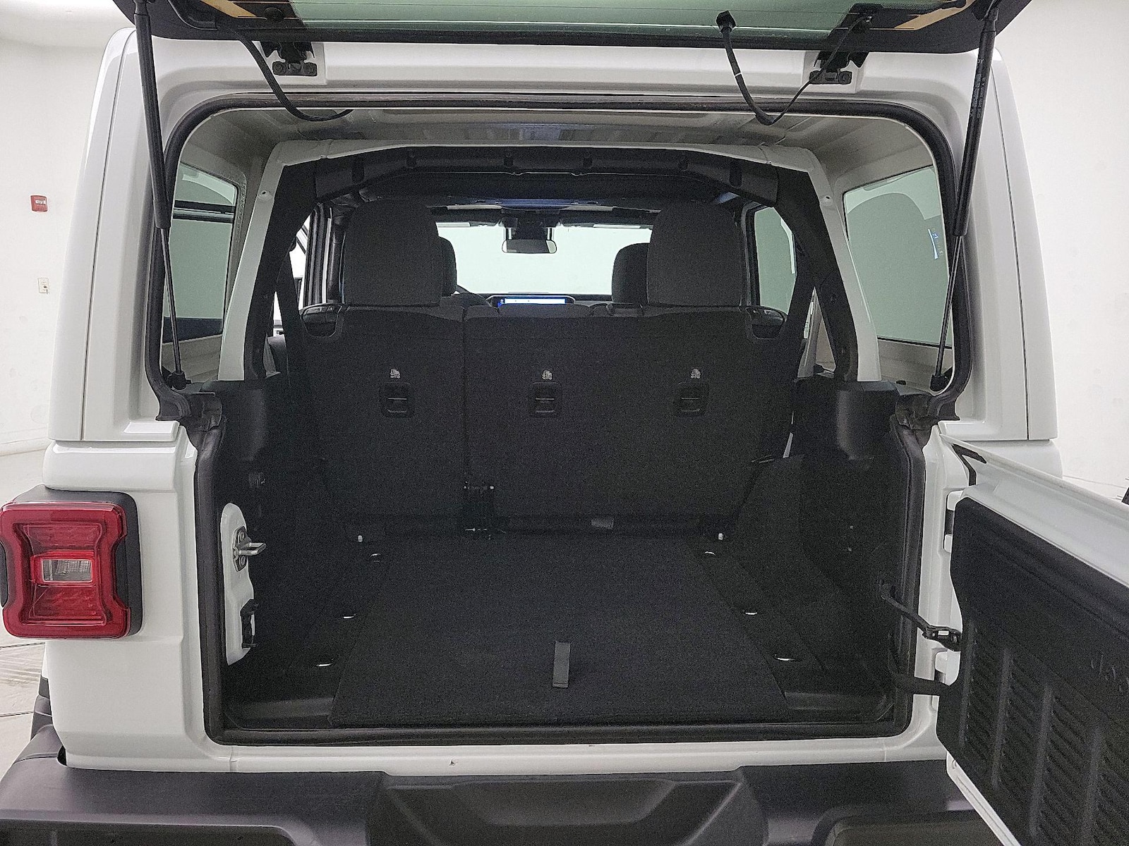 2025 Jeep Wrangler 4-Door Sahara - Photo 21