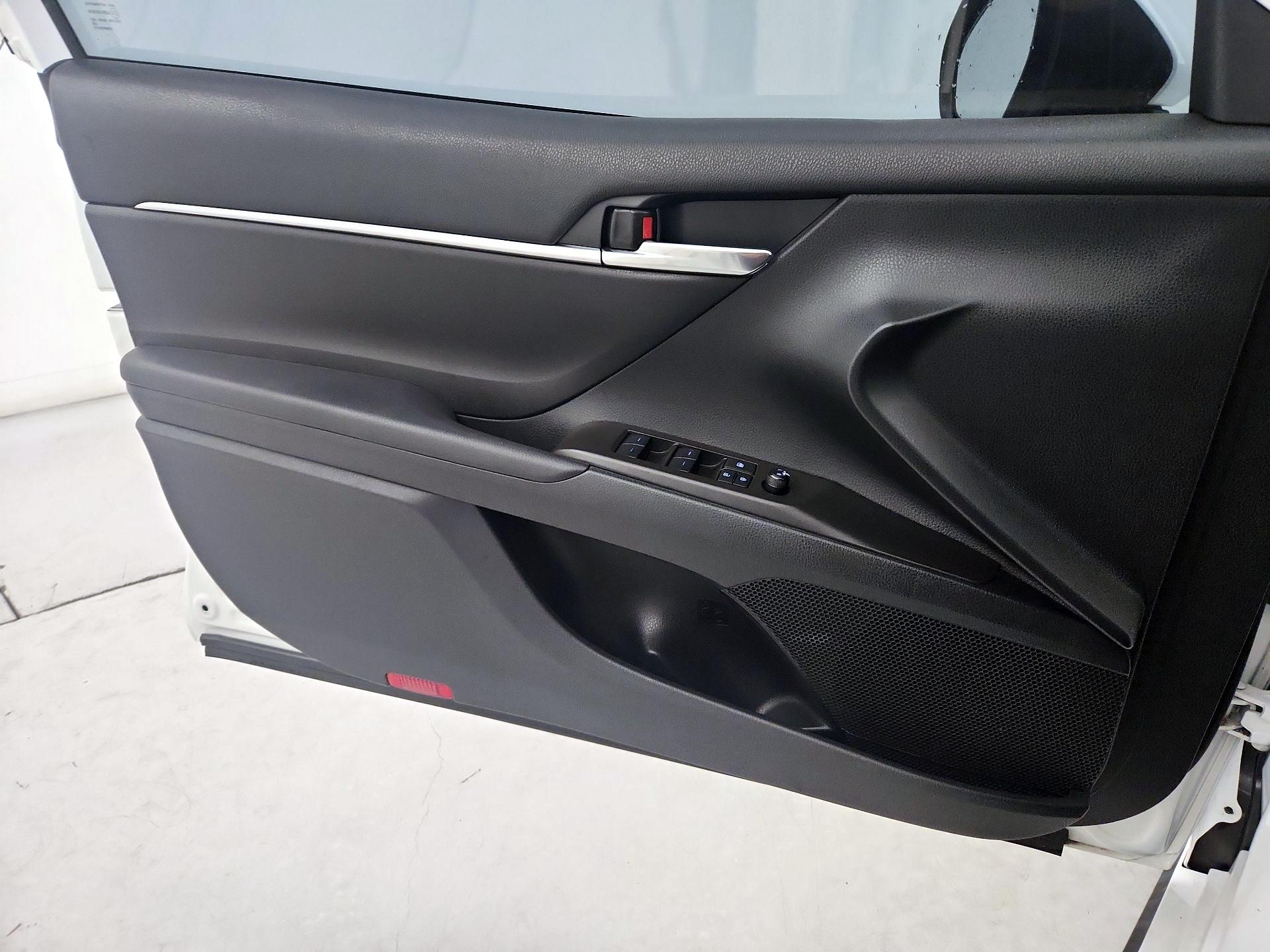 Thumbnail: 2023 Toyota Camry - 12