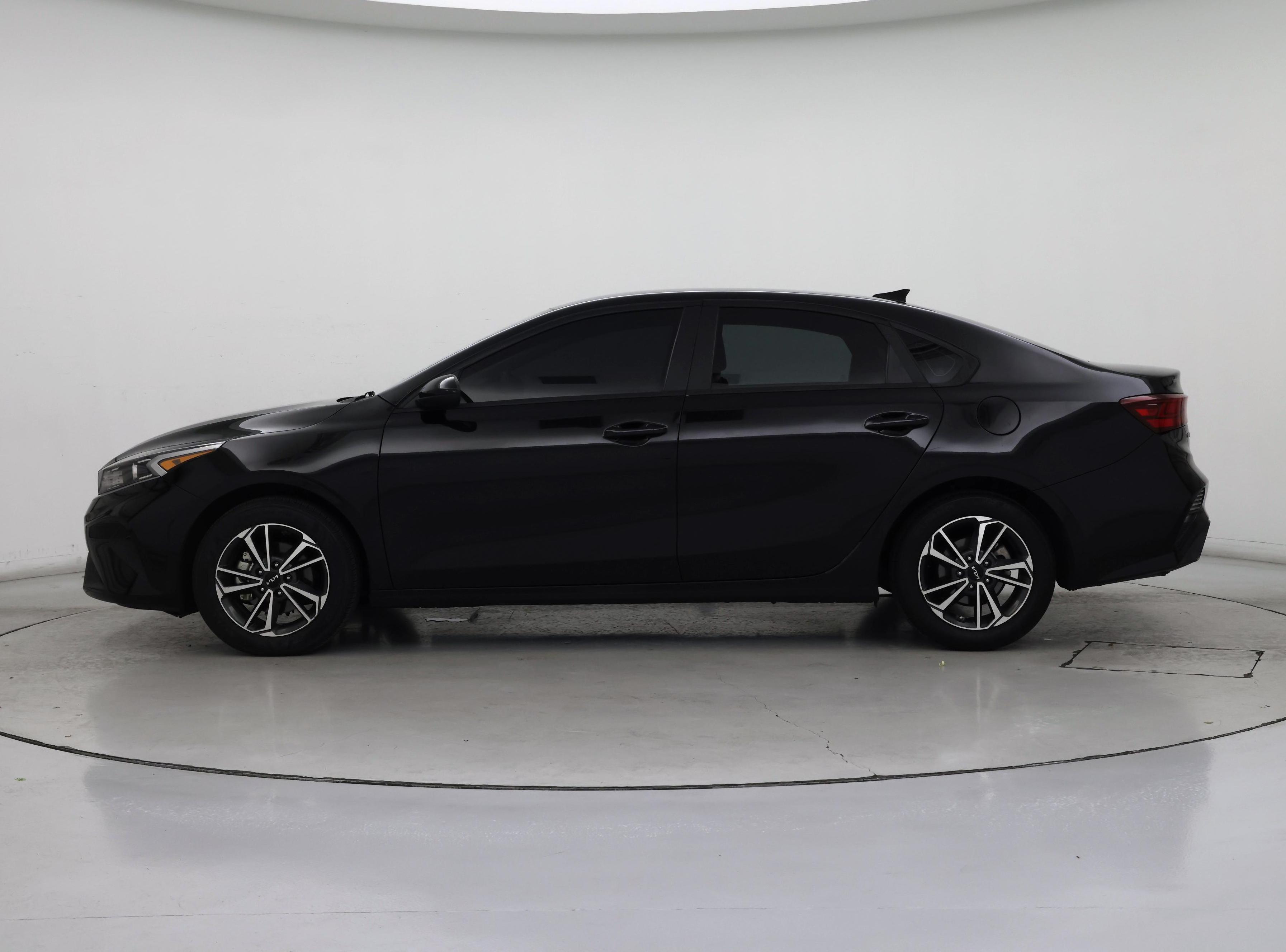 Thumbnail: 2023 Kia Forte - 3