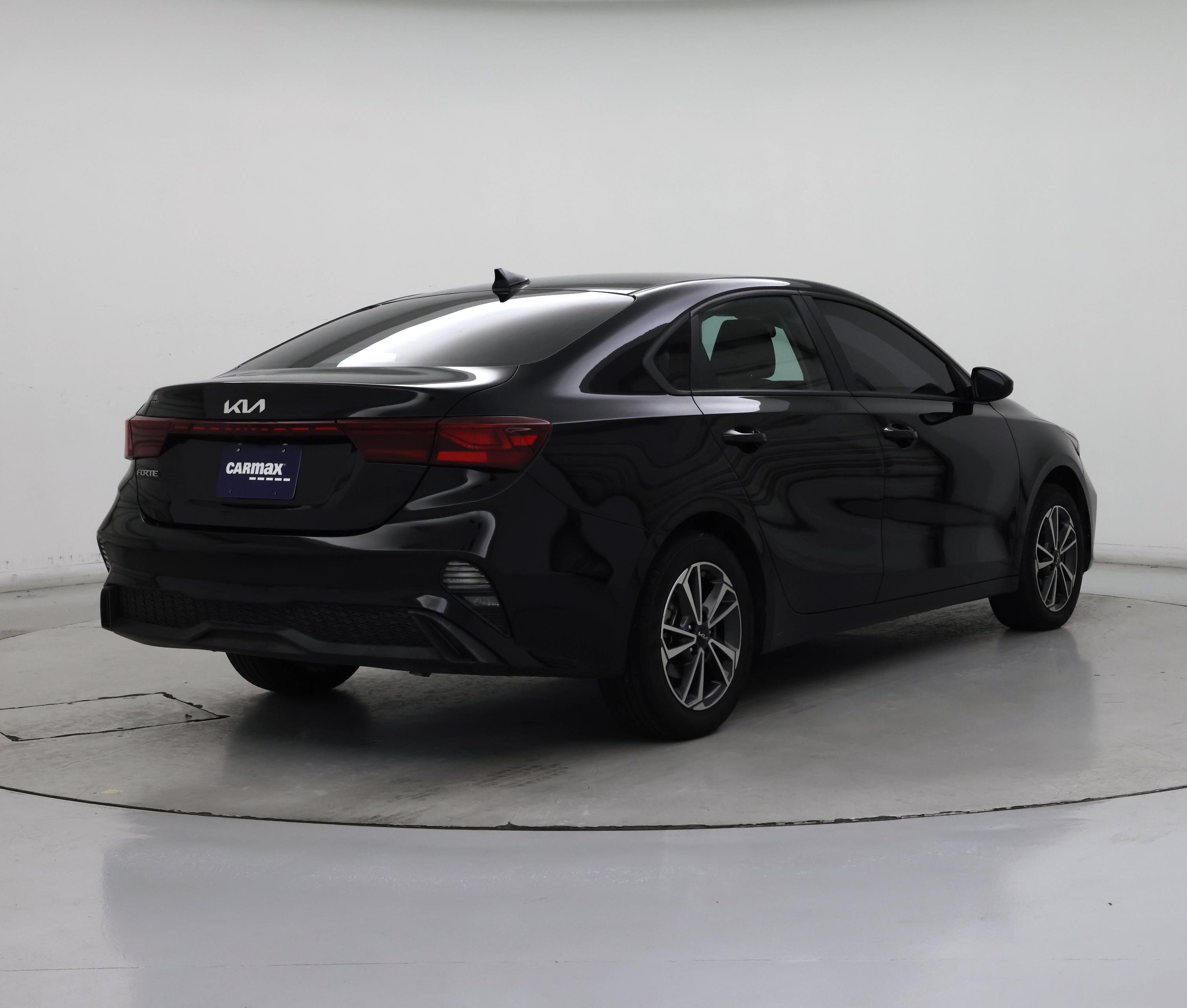 Thumbnail: 2023 Kia Forte - 8