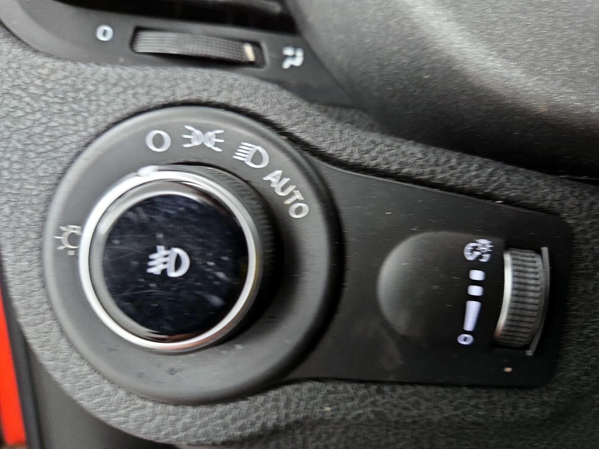 Thumbnail: 2016 Fiat 500X - 13
