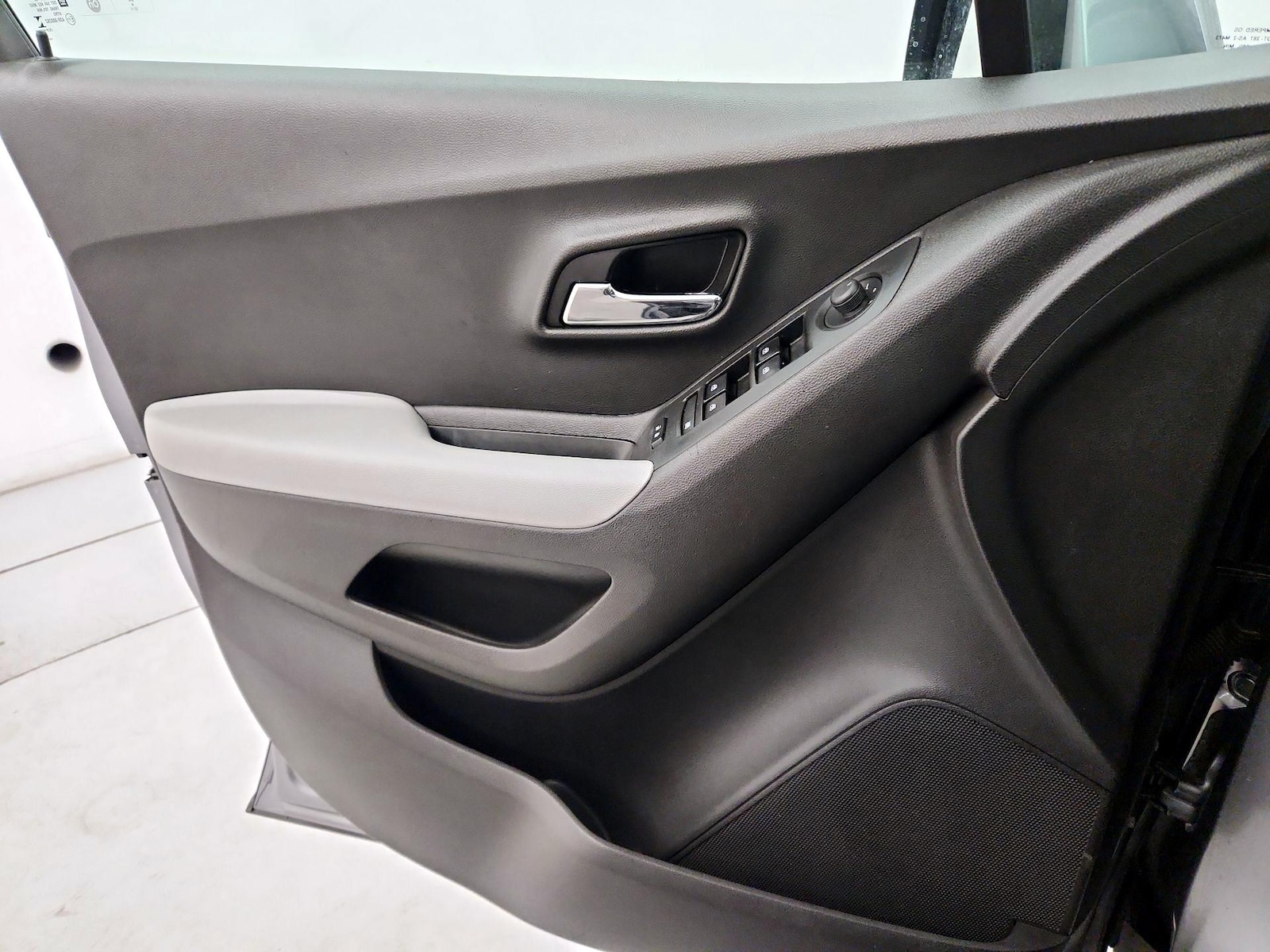 2020 Chevrolet Trax LS - Photo 13