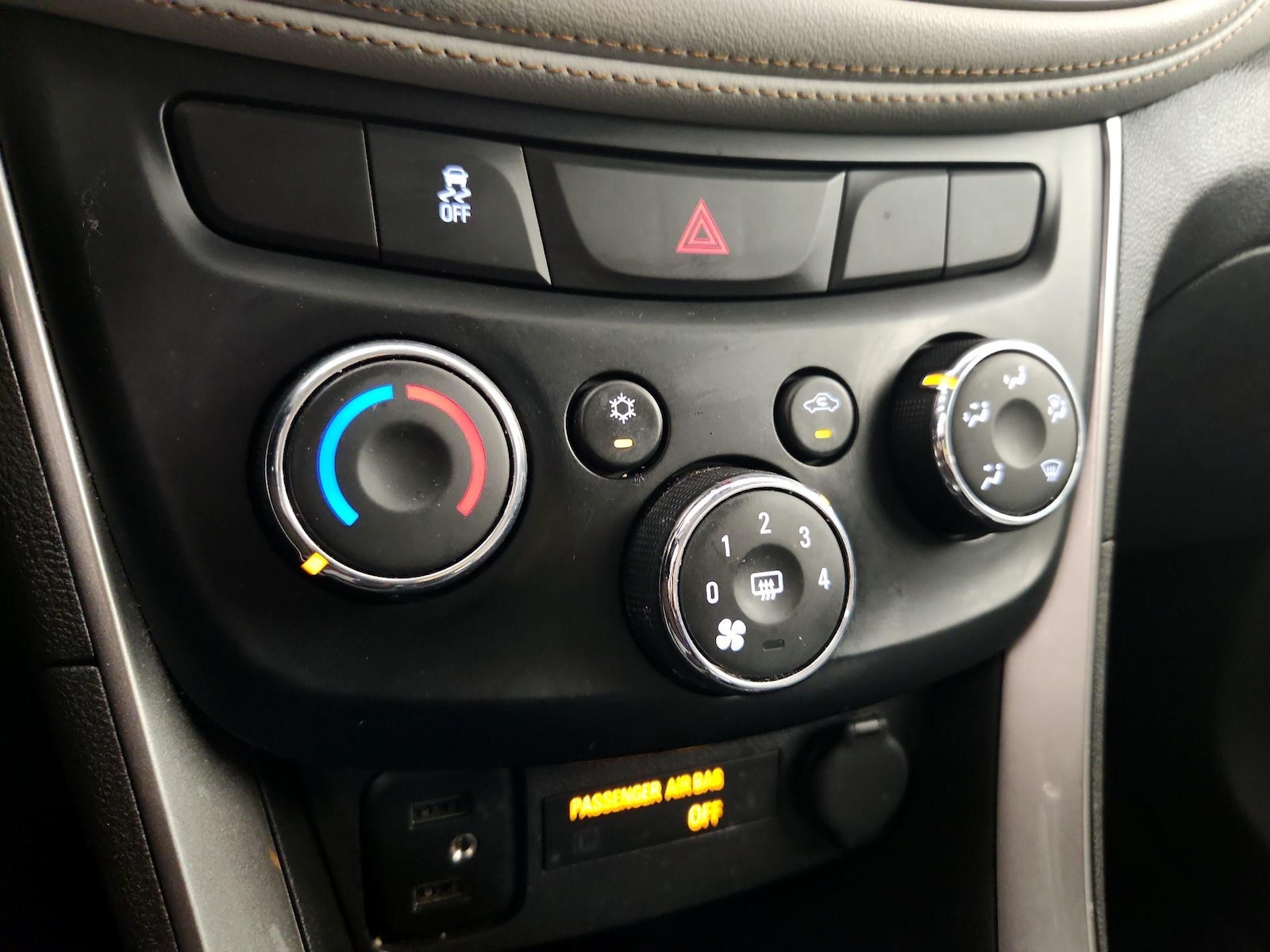 2020 Chevrolet Trax LS - Photo 17