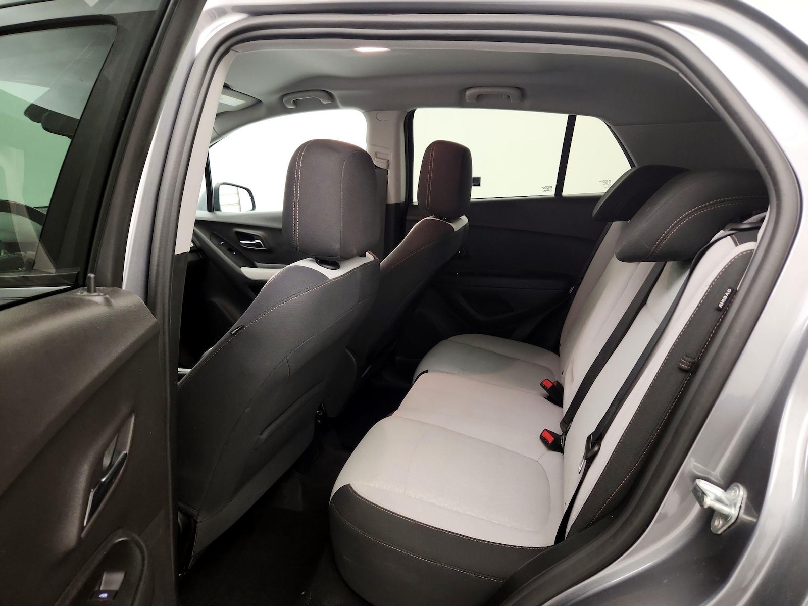 2020 Chevrolet Trax LS - Photo 20