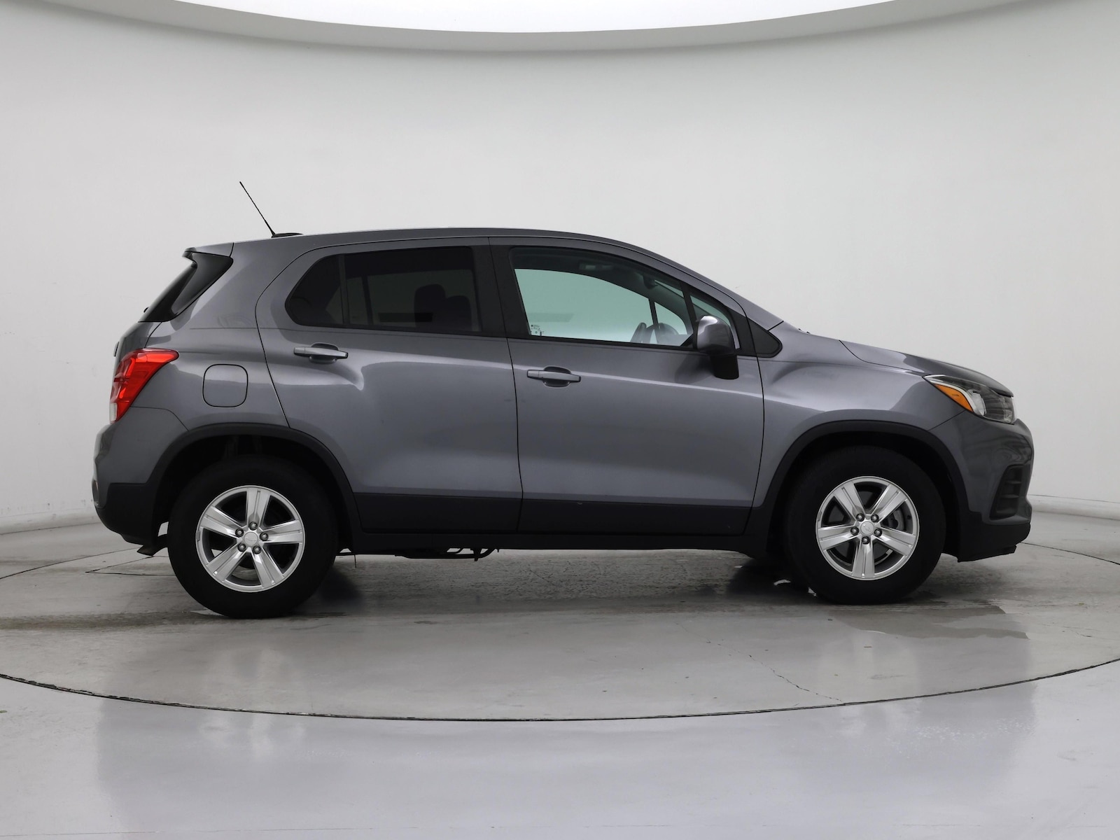 2020 Chevrolet Trax LS - Photo 8