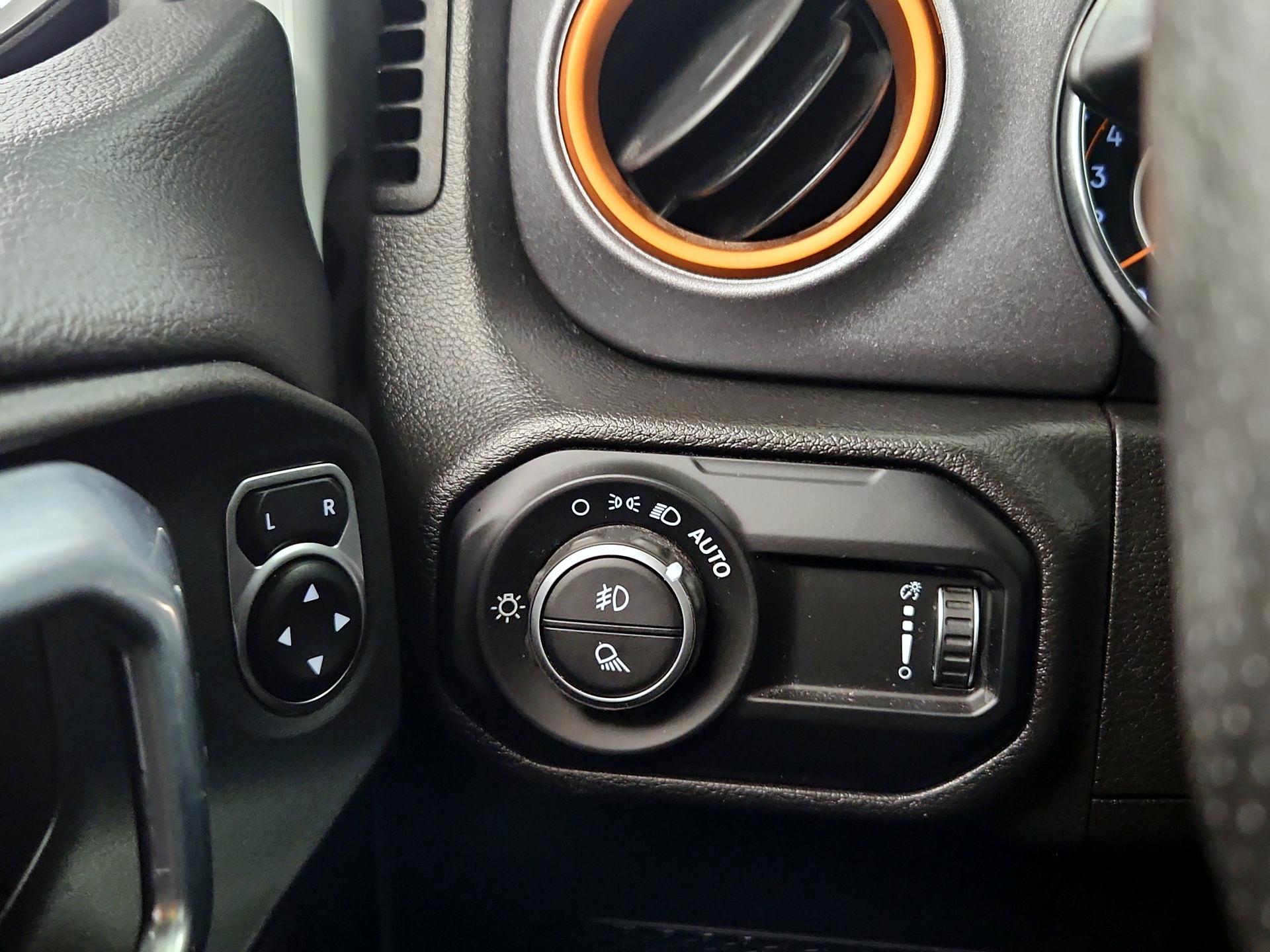 Thumbnail: 2023 Jeep Gladiator - 13