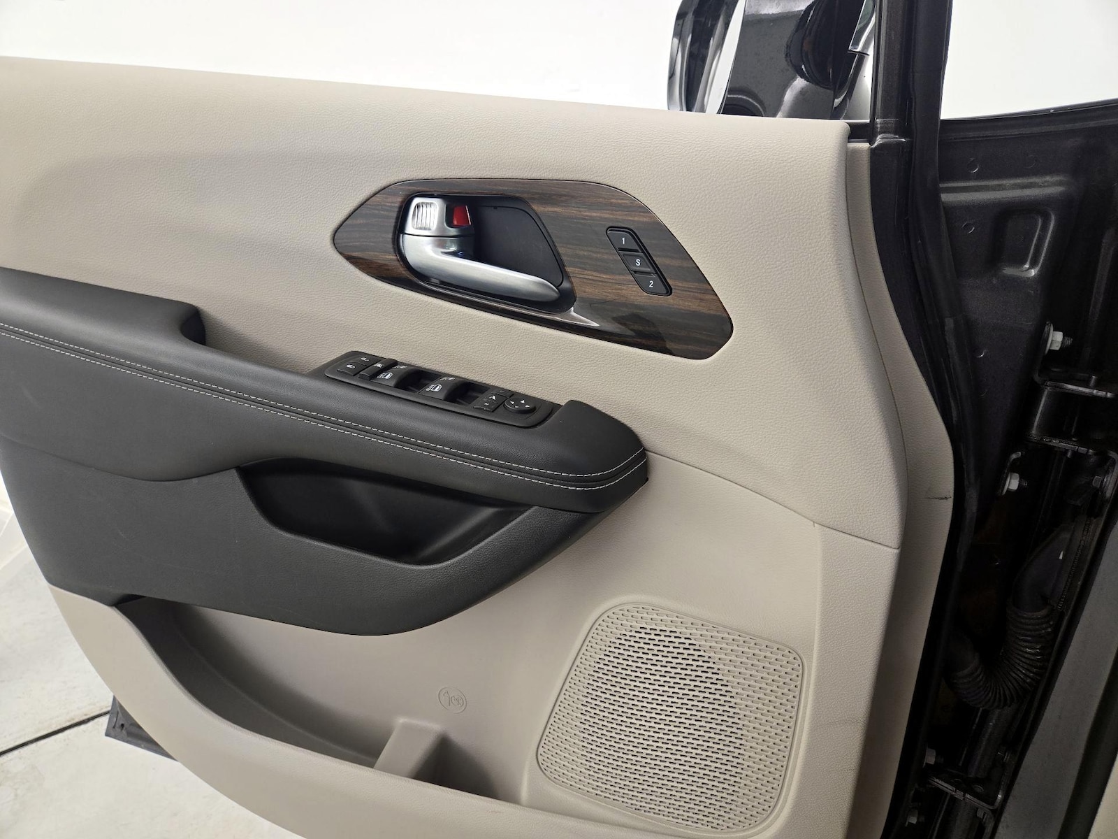 2023 Chrysler Pacifica Limited - Photo 13