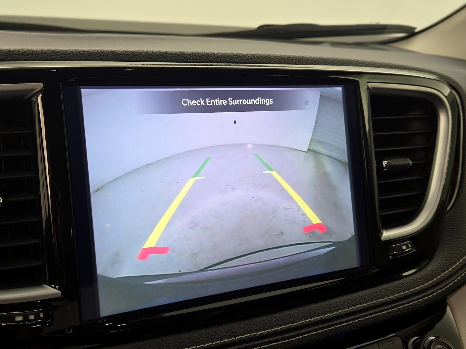 2023 Chrysler Pacifica Limited - Photo 16