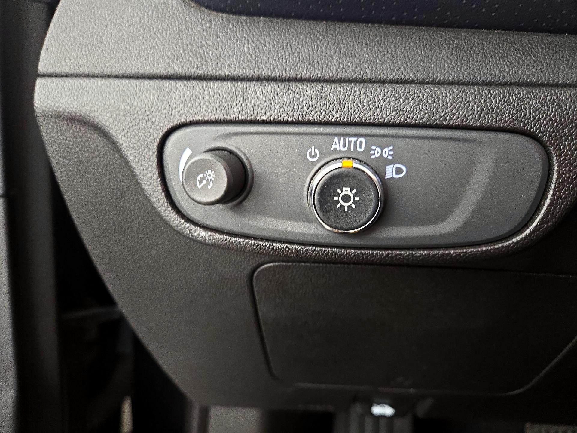 Thumbnail: 2022 Chevrolet Bolt EUV - 13
