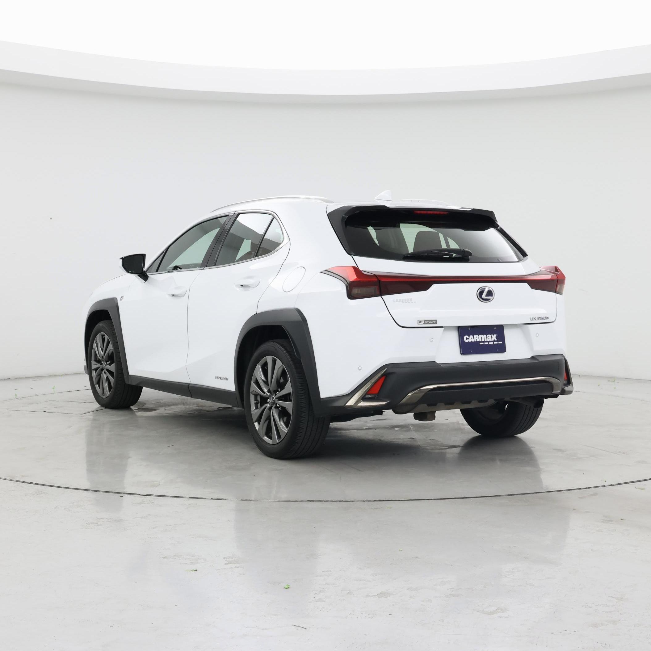 Thumbnail: 2021 Lexus UX - 2