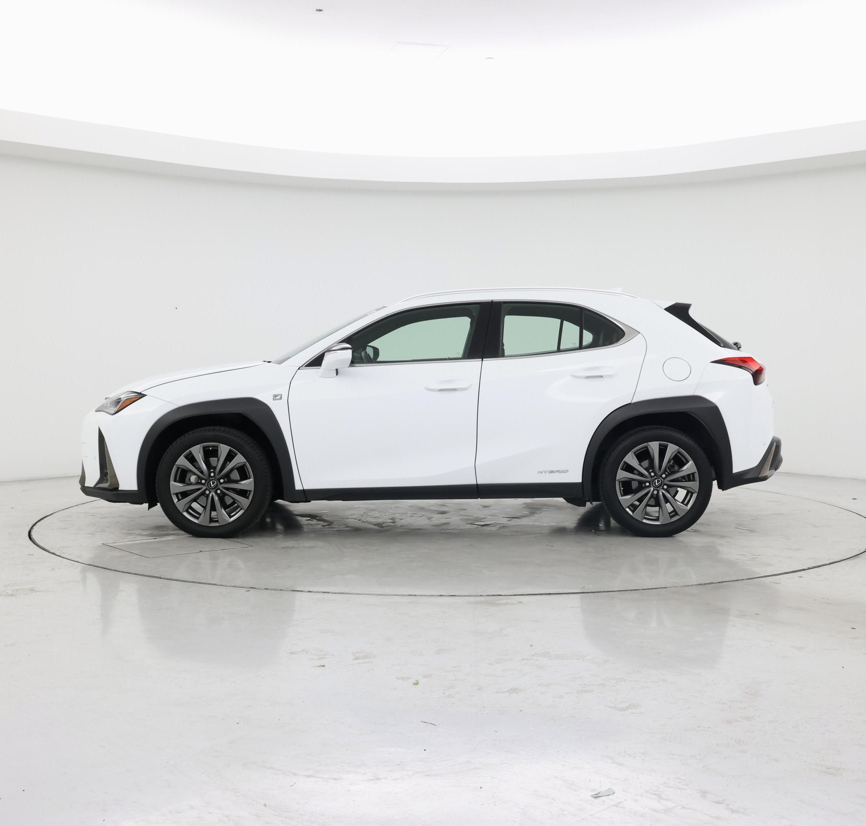 Thumbnail: 2021 Lexus UX - 3