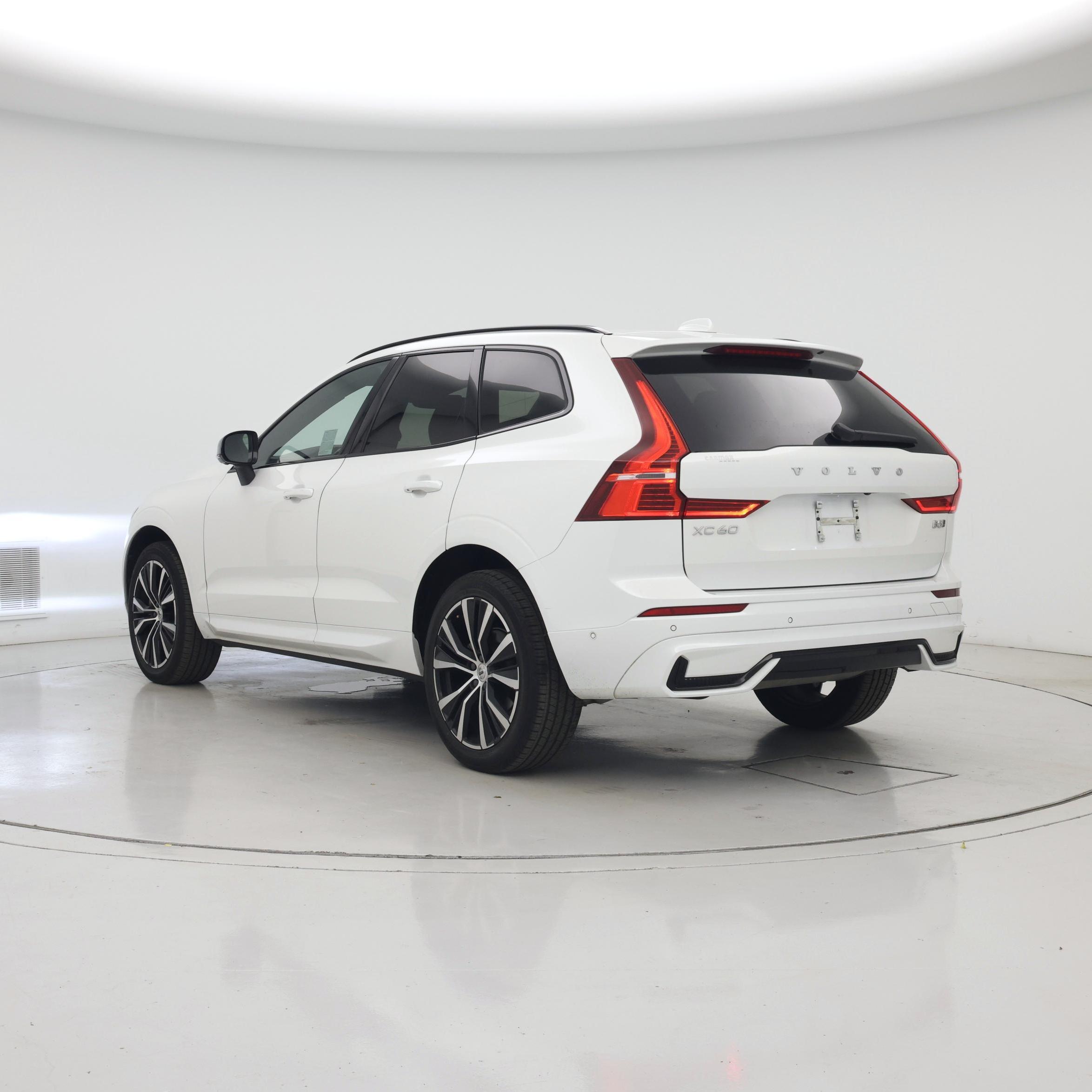 Thumbnail: 2023 Volvo XC60 - 2