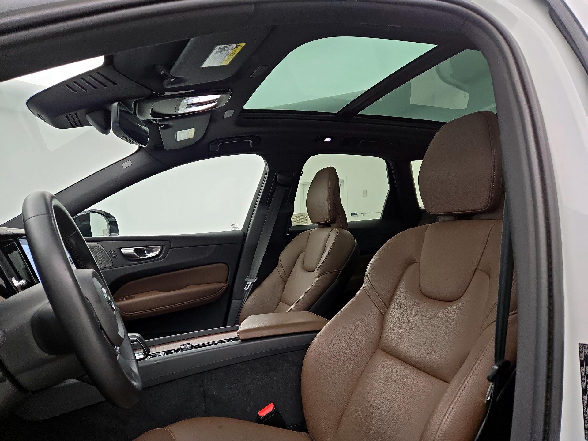 Thumbnail: 2023 Volvo XC60 - 20