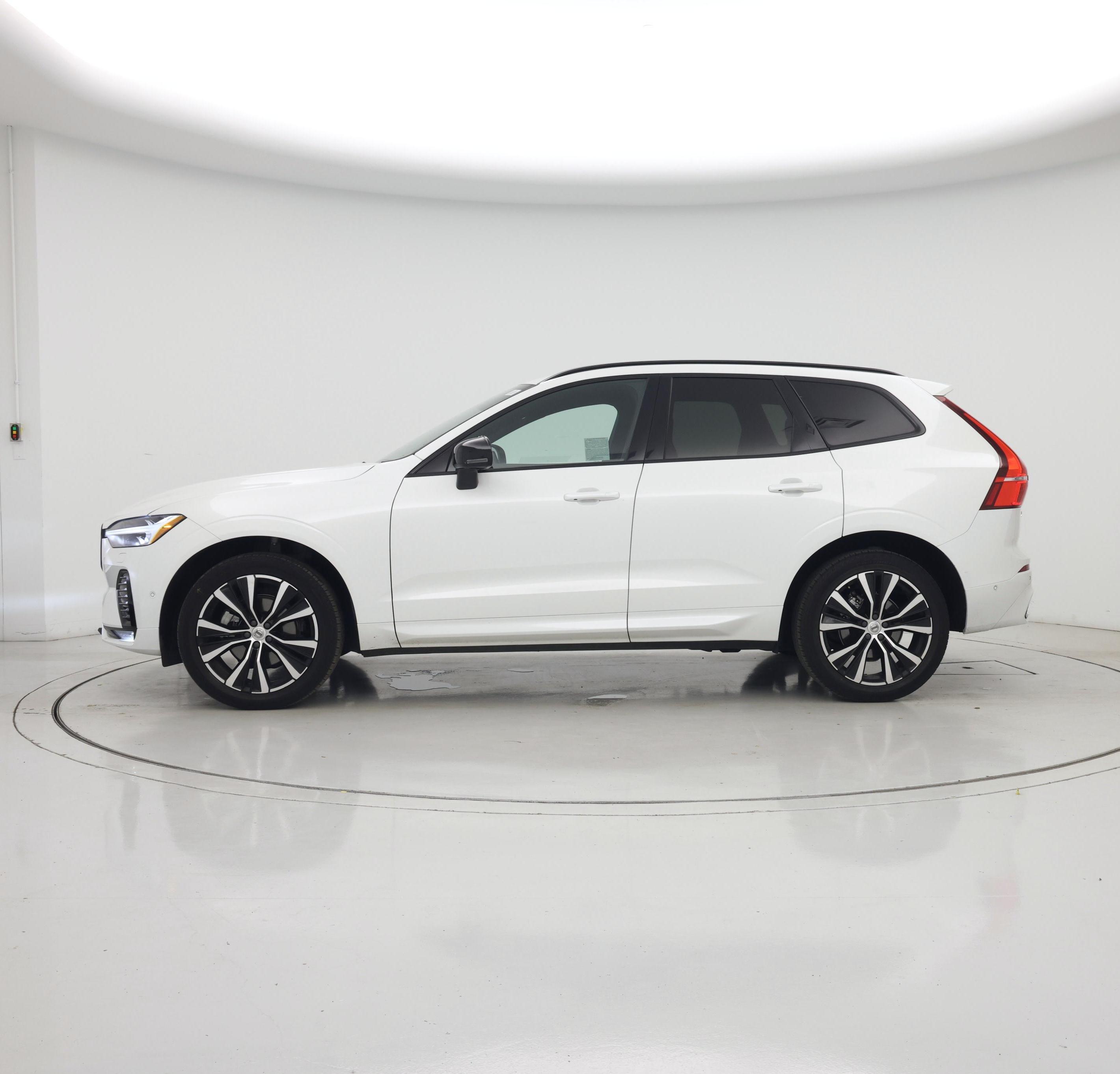 Thumbnail: 2023 Volvo XC60 - 3