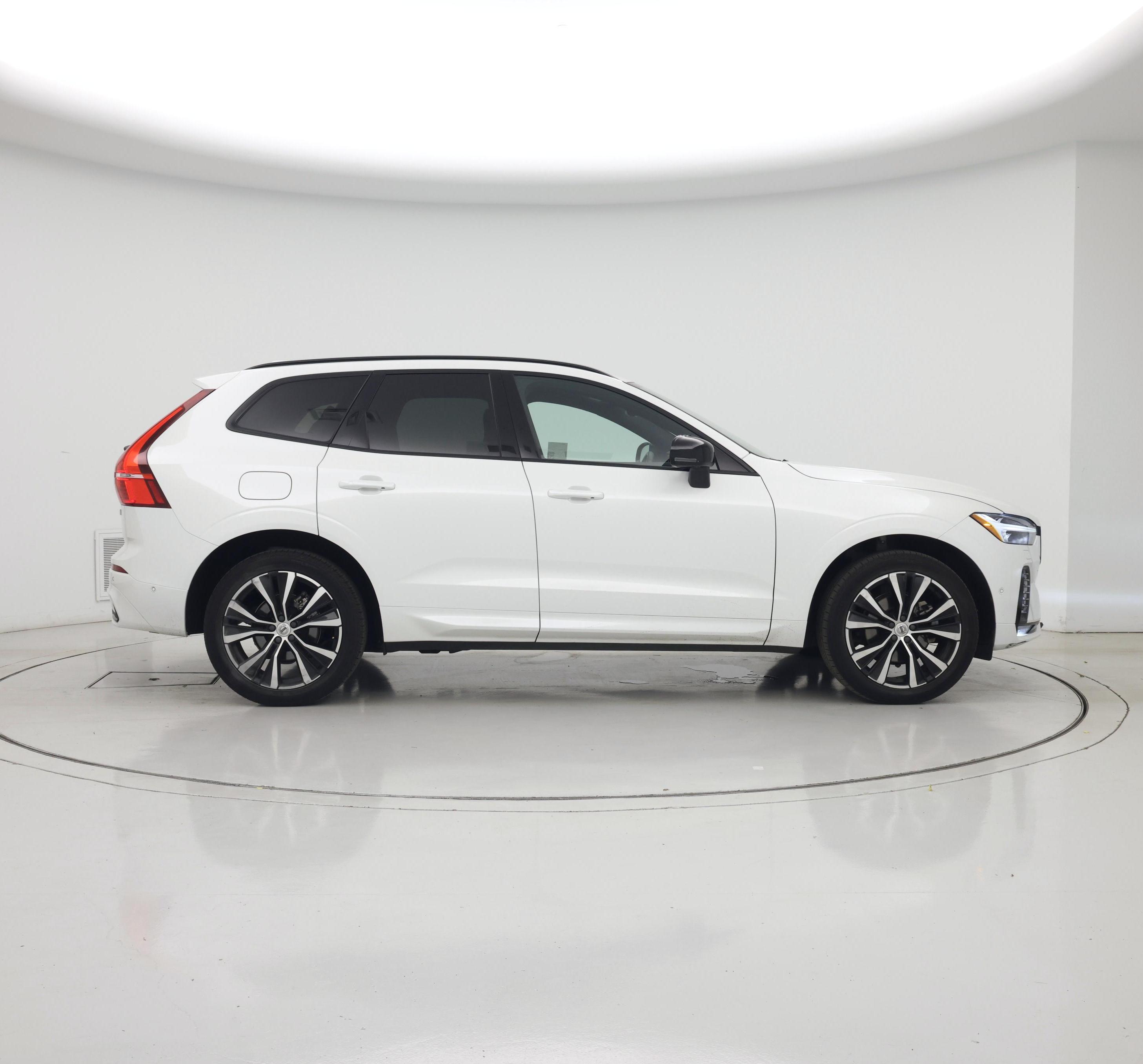 Thumbnail: 2023 Volvo XC60 - 7