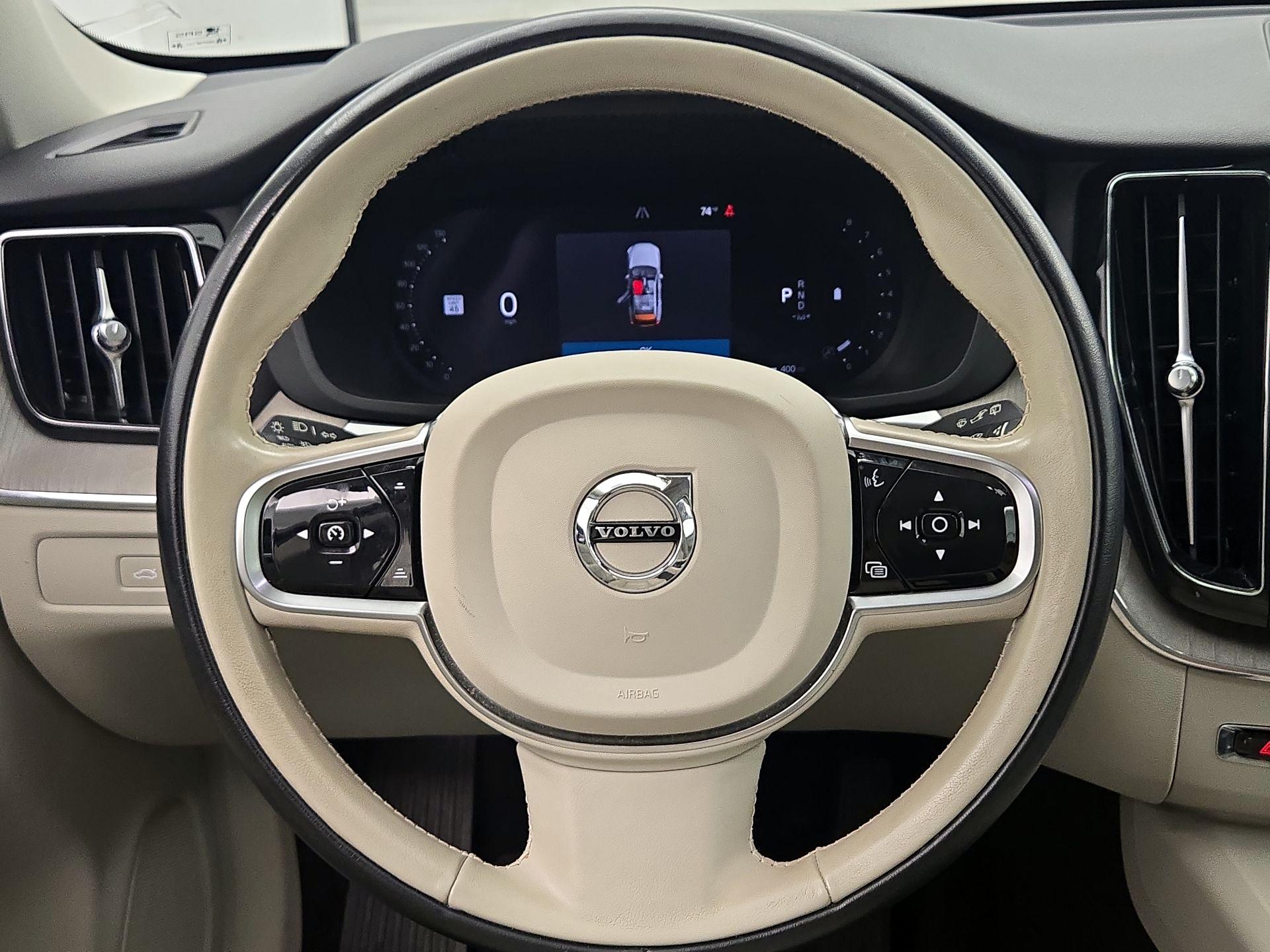 Thumbnail: 2023 Volvo XC60 - 10