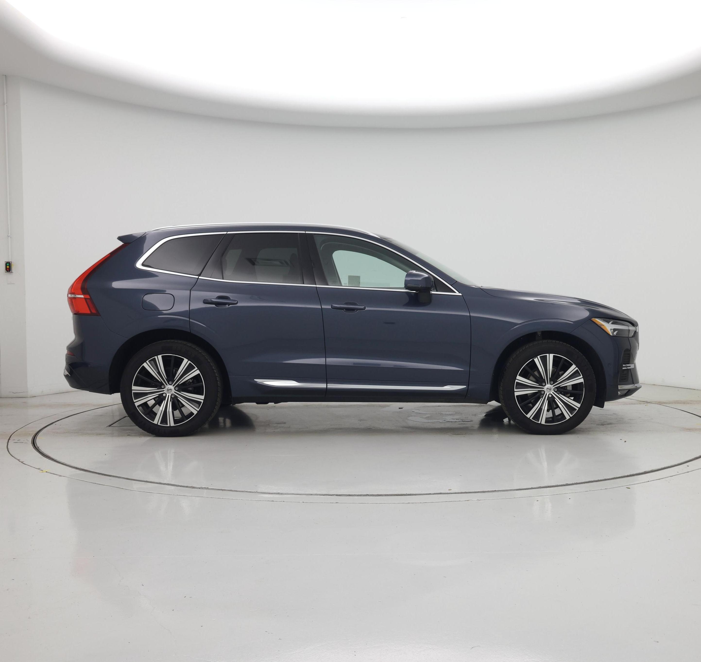 Thumbnail: 2023 Volvo XC60 - 7