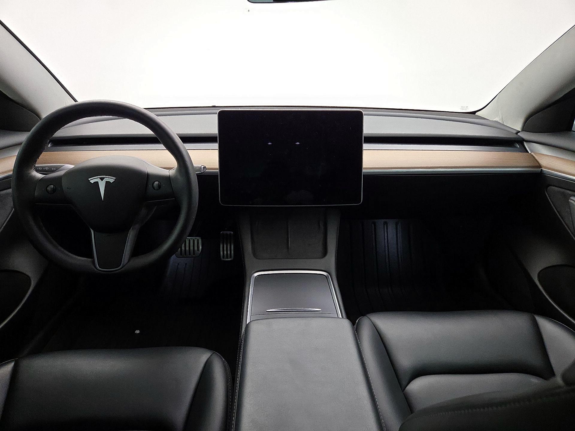 Thumbnail: 2023 Tesla Model 3 - 9