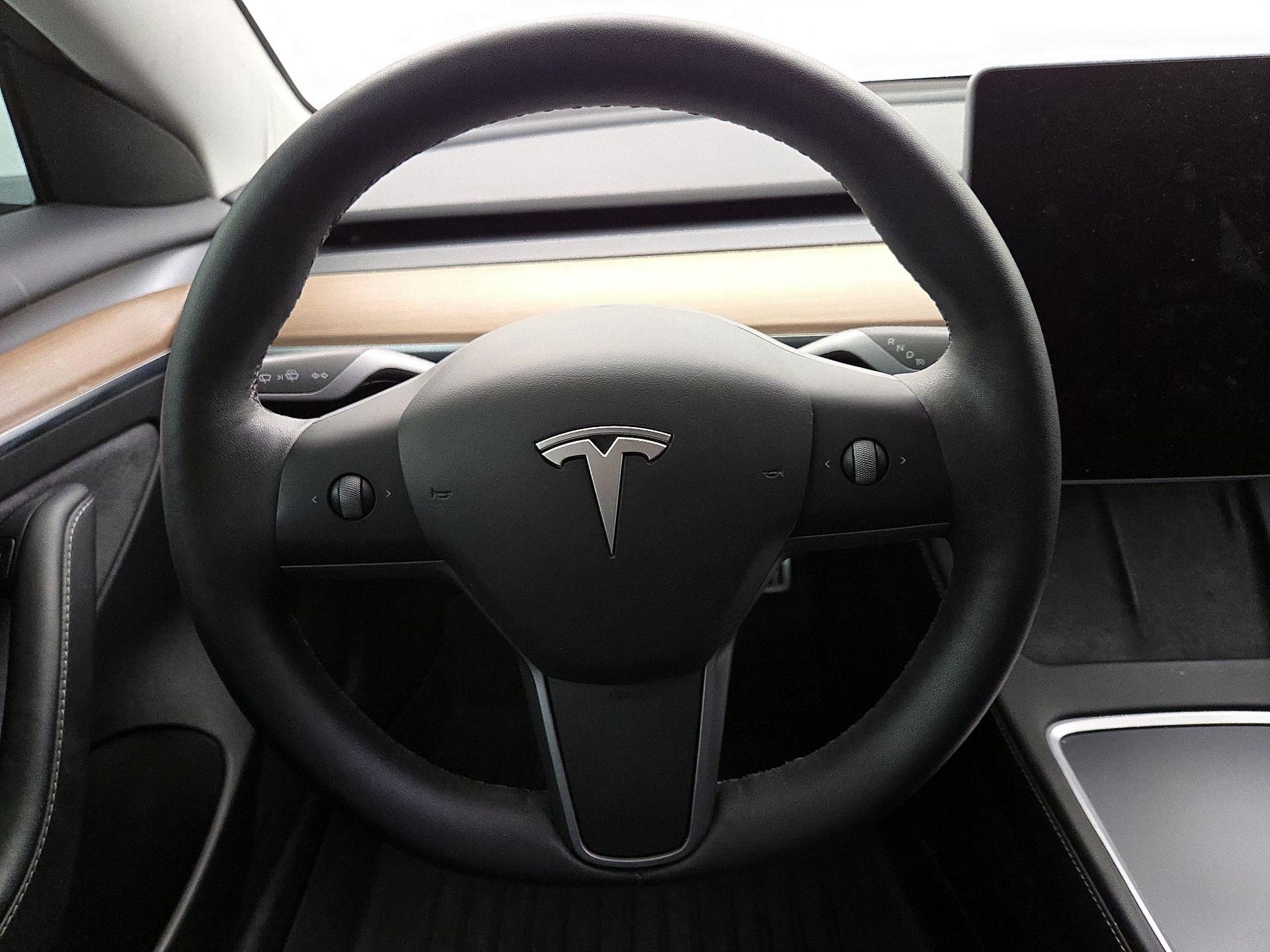 Thumbnail: 2023 Tesla Model 3 - 10